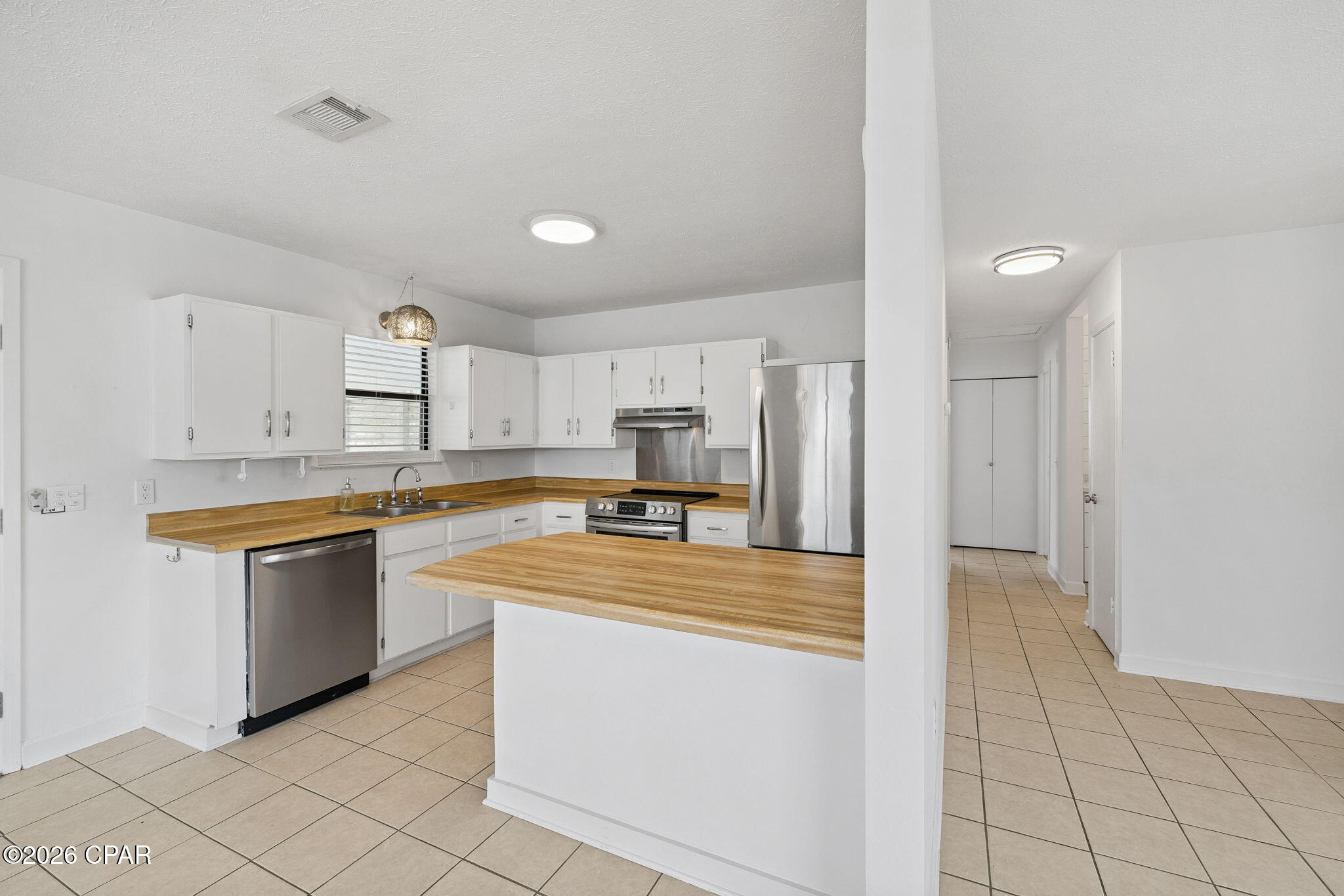 22604 Hilltop Avenue