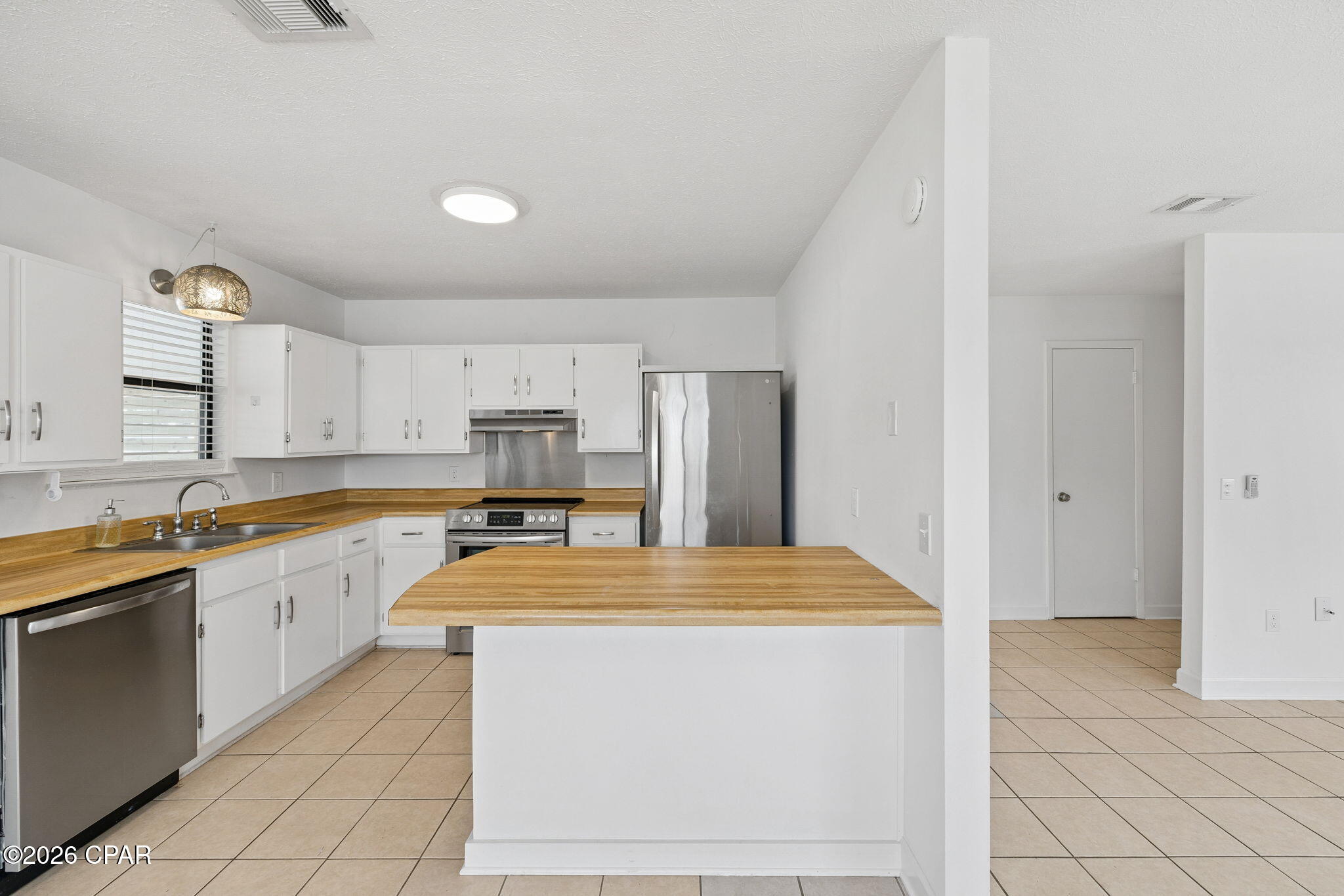 22604 Hilltop Avenue