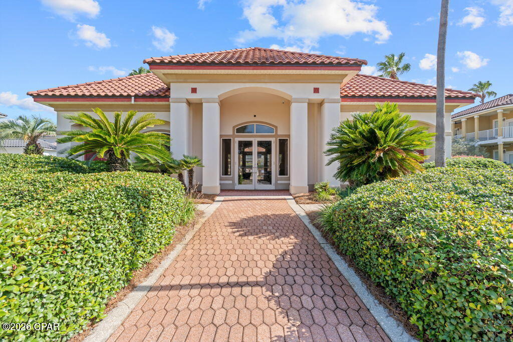 232 La Valencia Circle 1