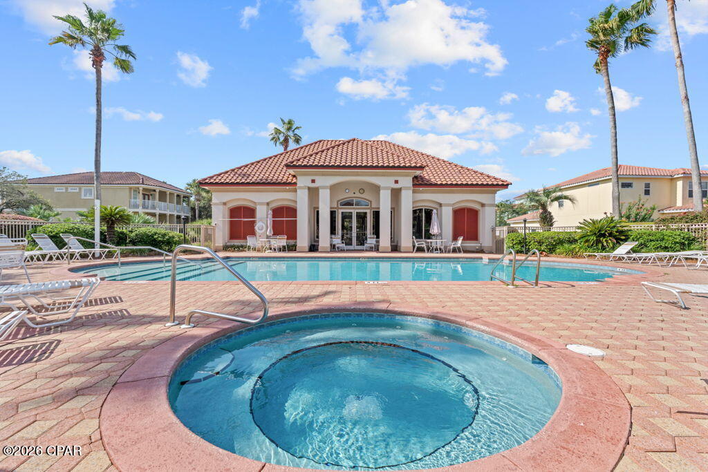 232 La Valencia Circle 1