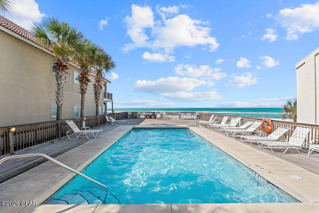232 La Valencia Circle 1