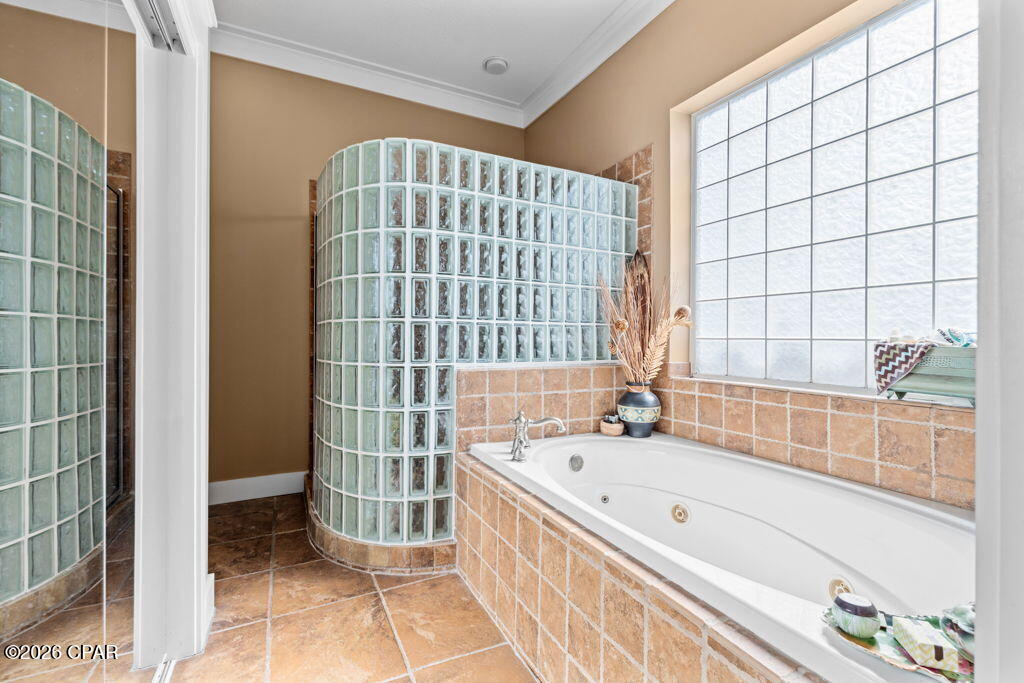 232 La Valencia Circle 1