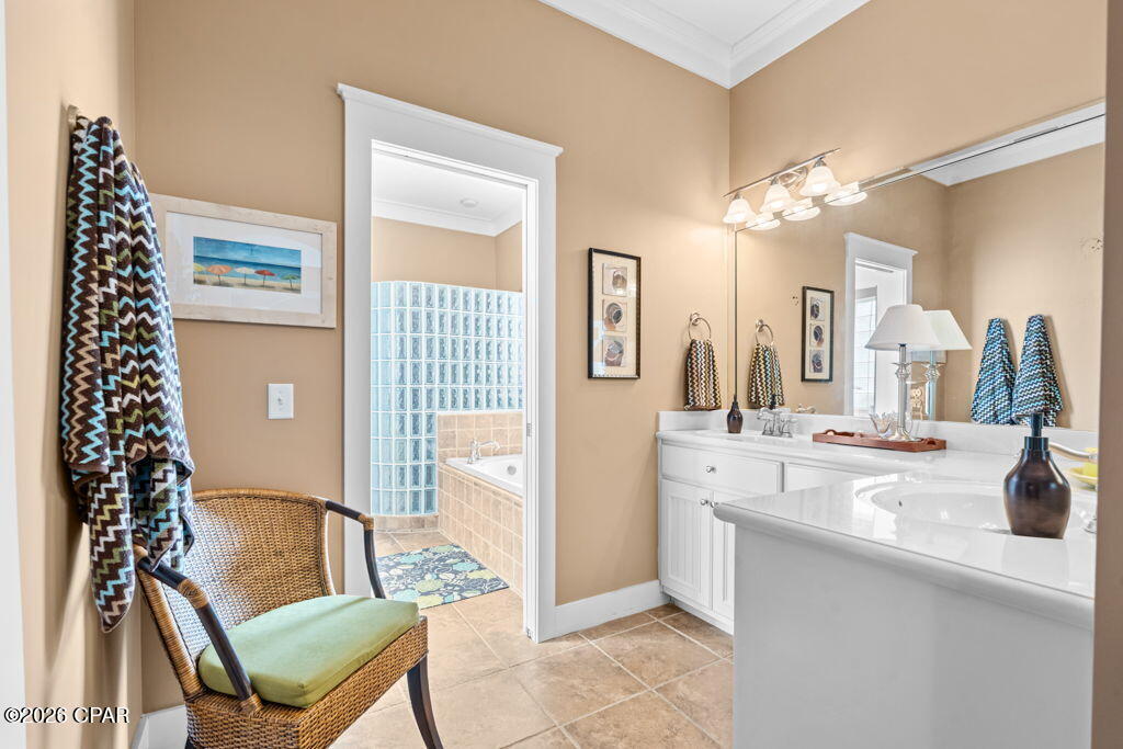 232 La Valencia Circle 1