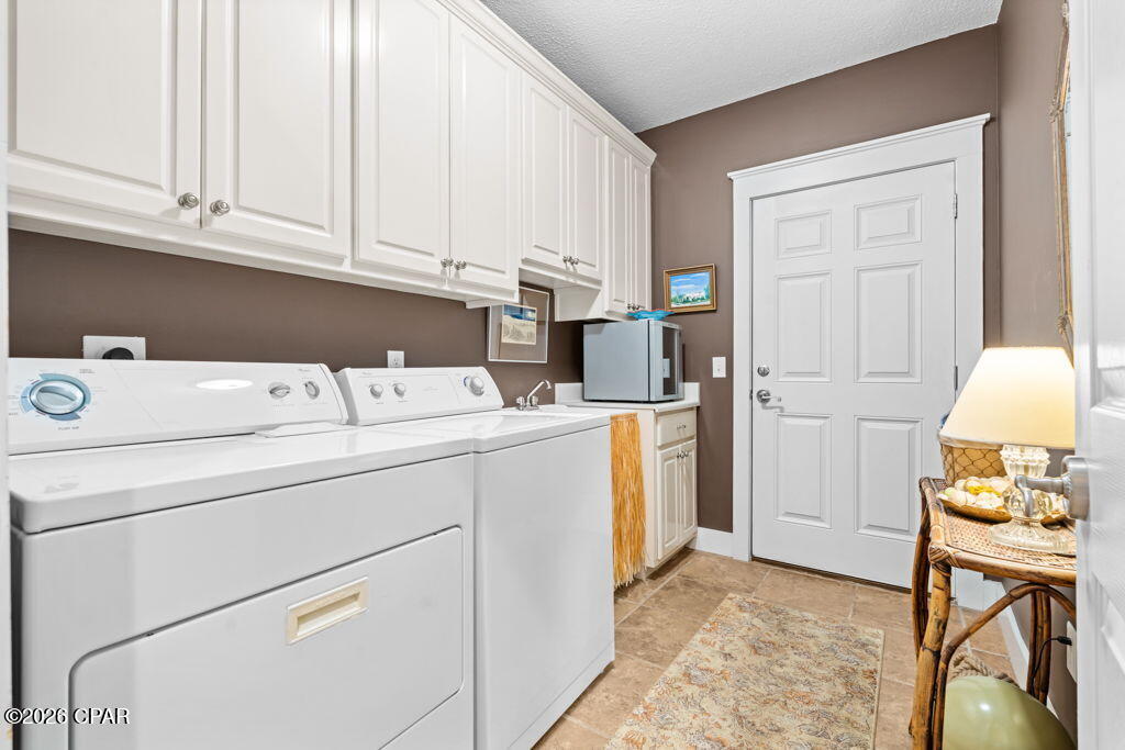 232 La Valencia Circle 1