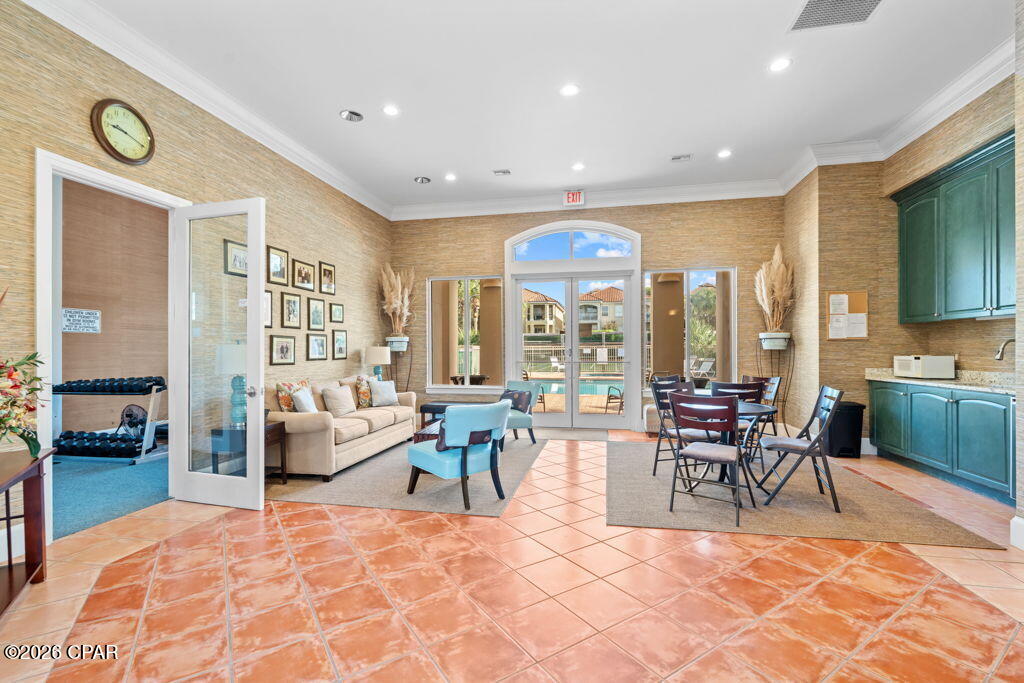 232 La Valencia Circle 1
