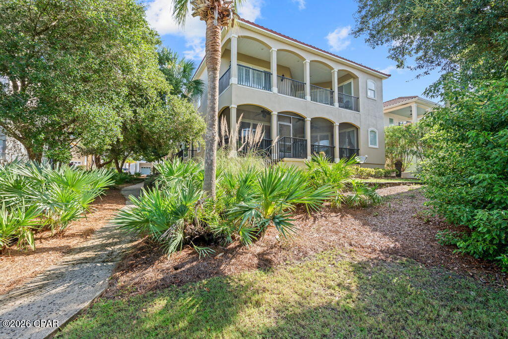 232 La Valencia Circle 1