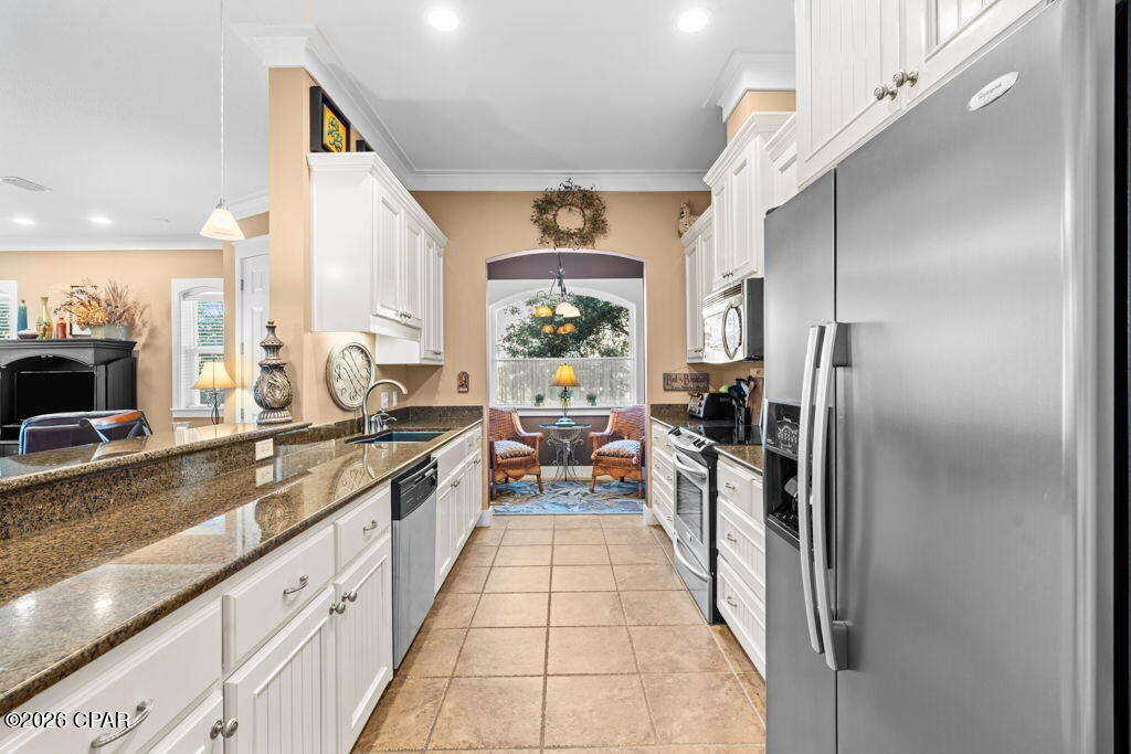 232 La Valencia Circle 1