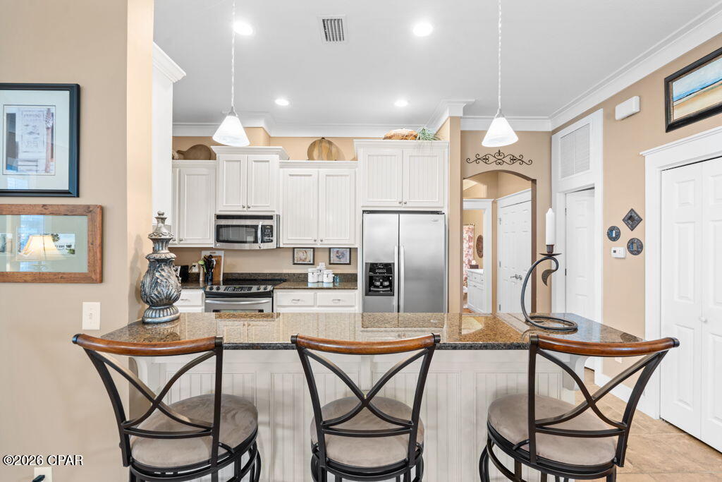 232 La Valencia Circle 1