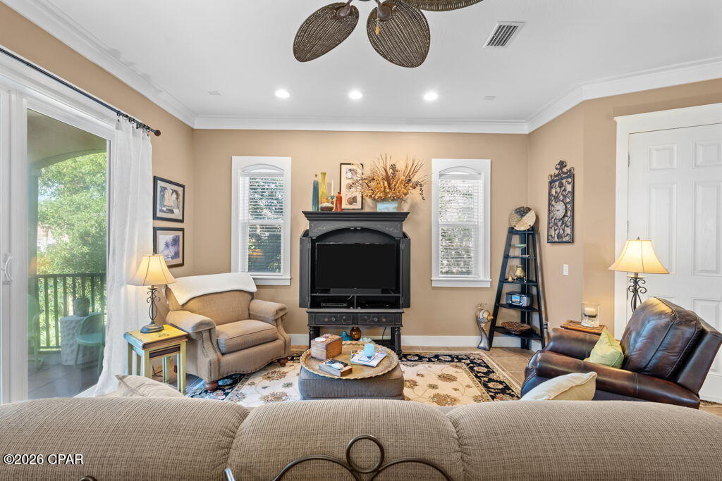 232 La Valencia Circle 1