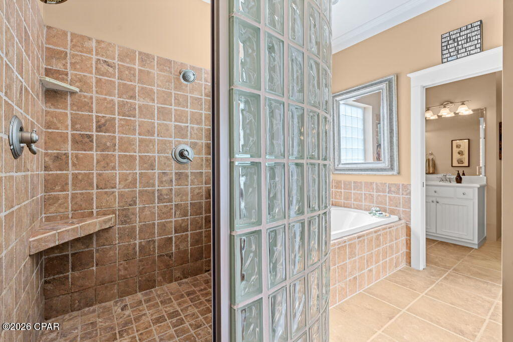 232 La Valencia Circle 1