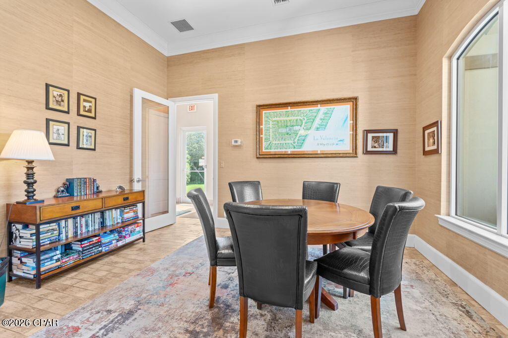 232 La Valencia Circle 1