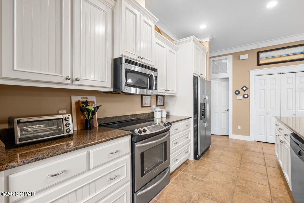 232 La Valencia Circle 1