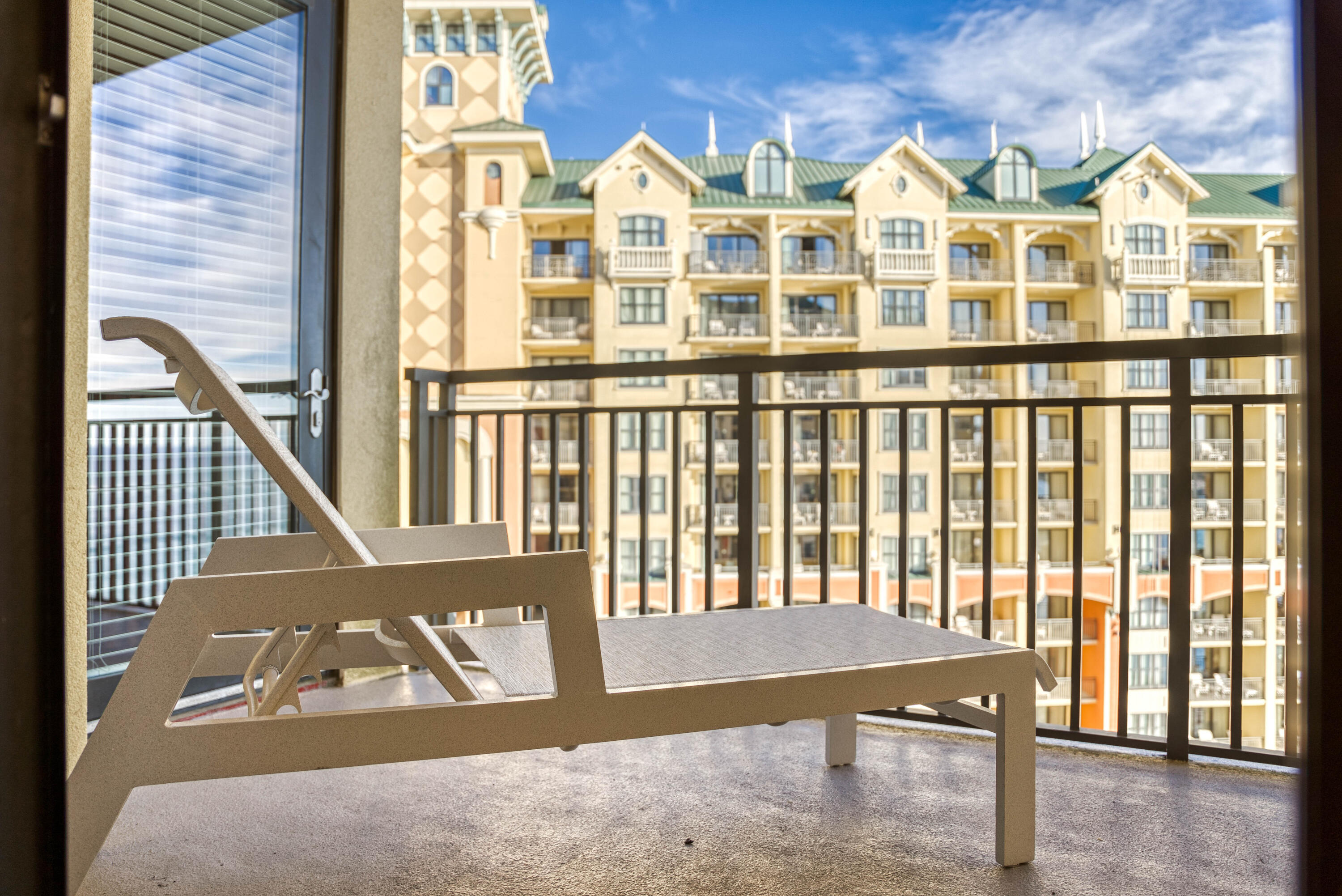 10 Harbor Boulevard, UNIT W1021