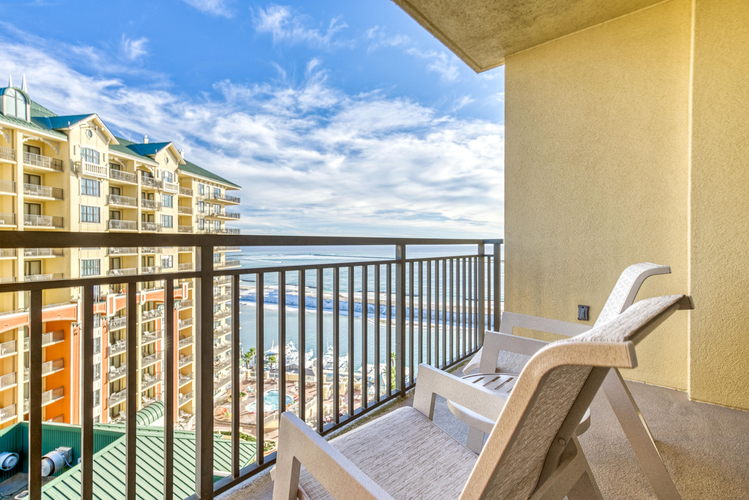 10 Harbor Boulevard, UNIT W1021
