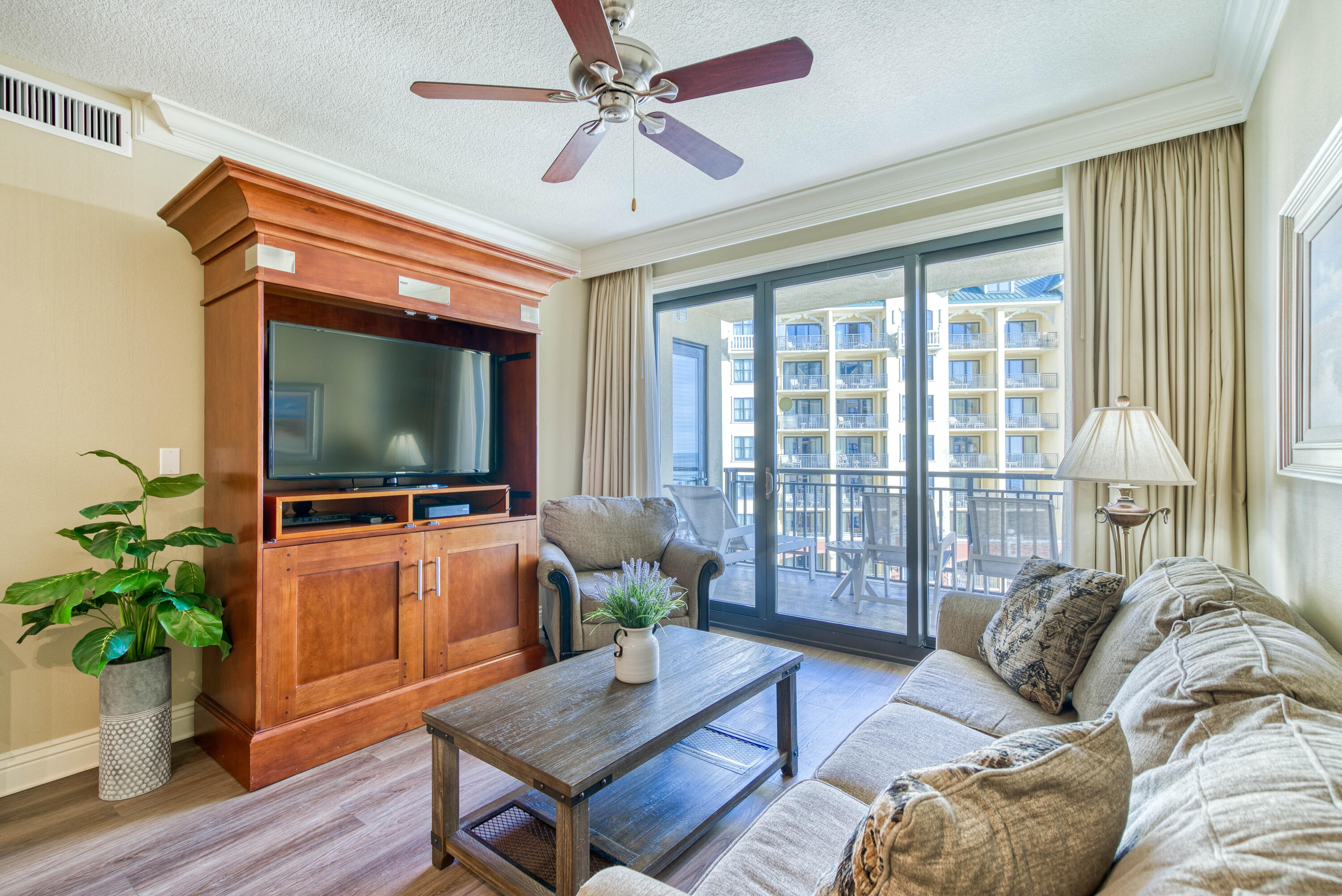 10 Harbor Boulevard, UNIT W1021