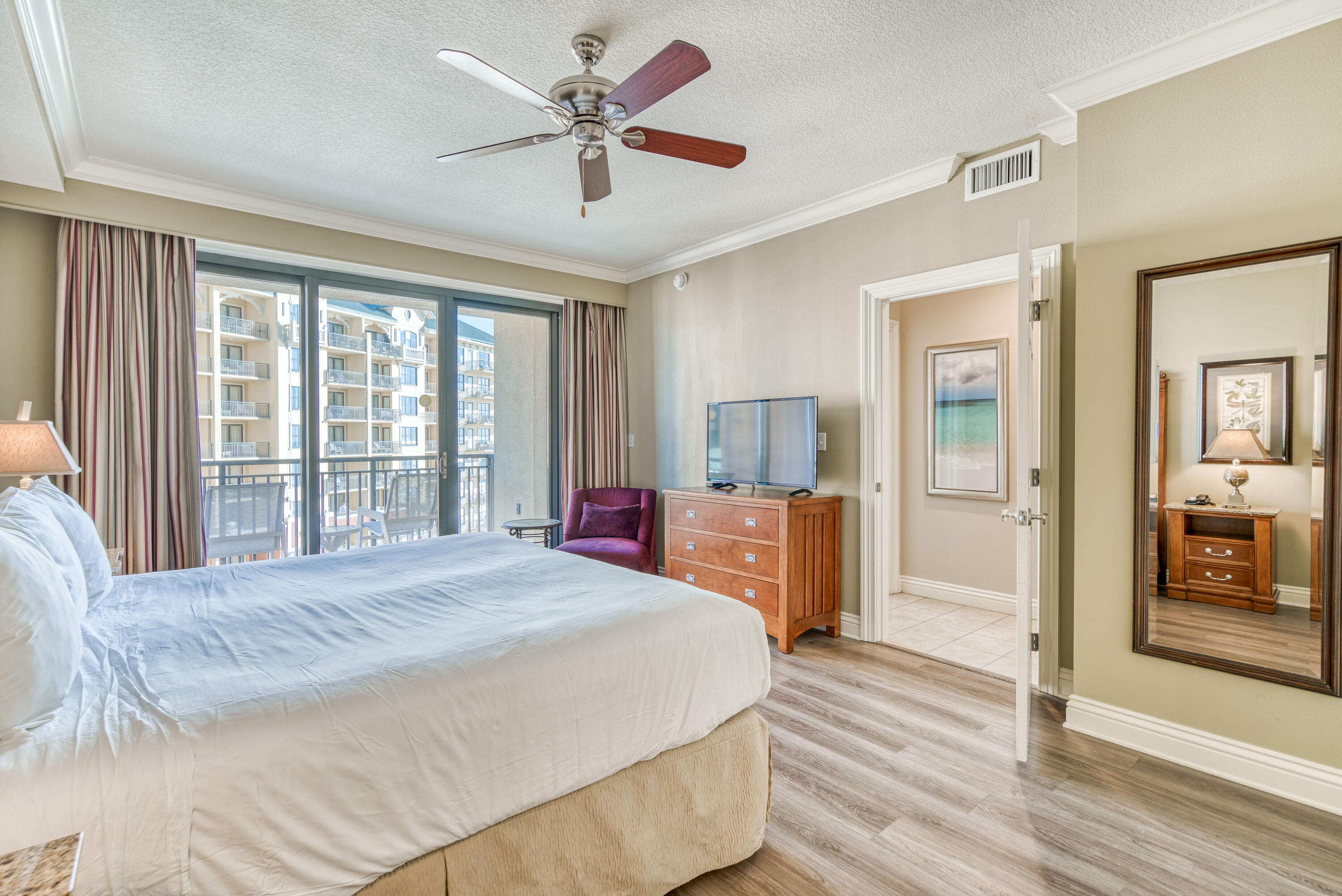 10 Harbor Boulevard, UNIT W1021