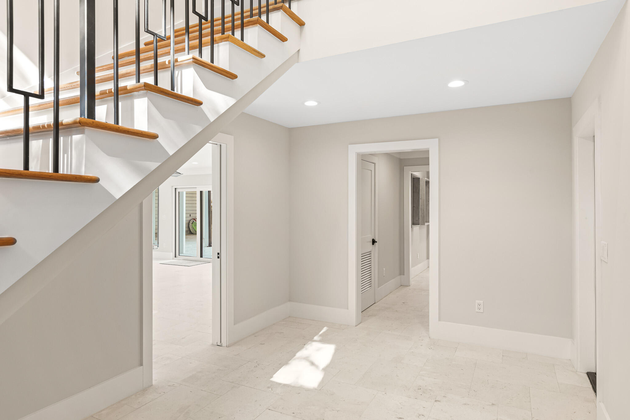 219 E Shallows Drive