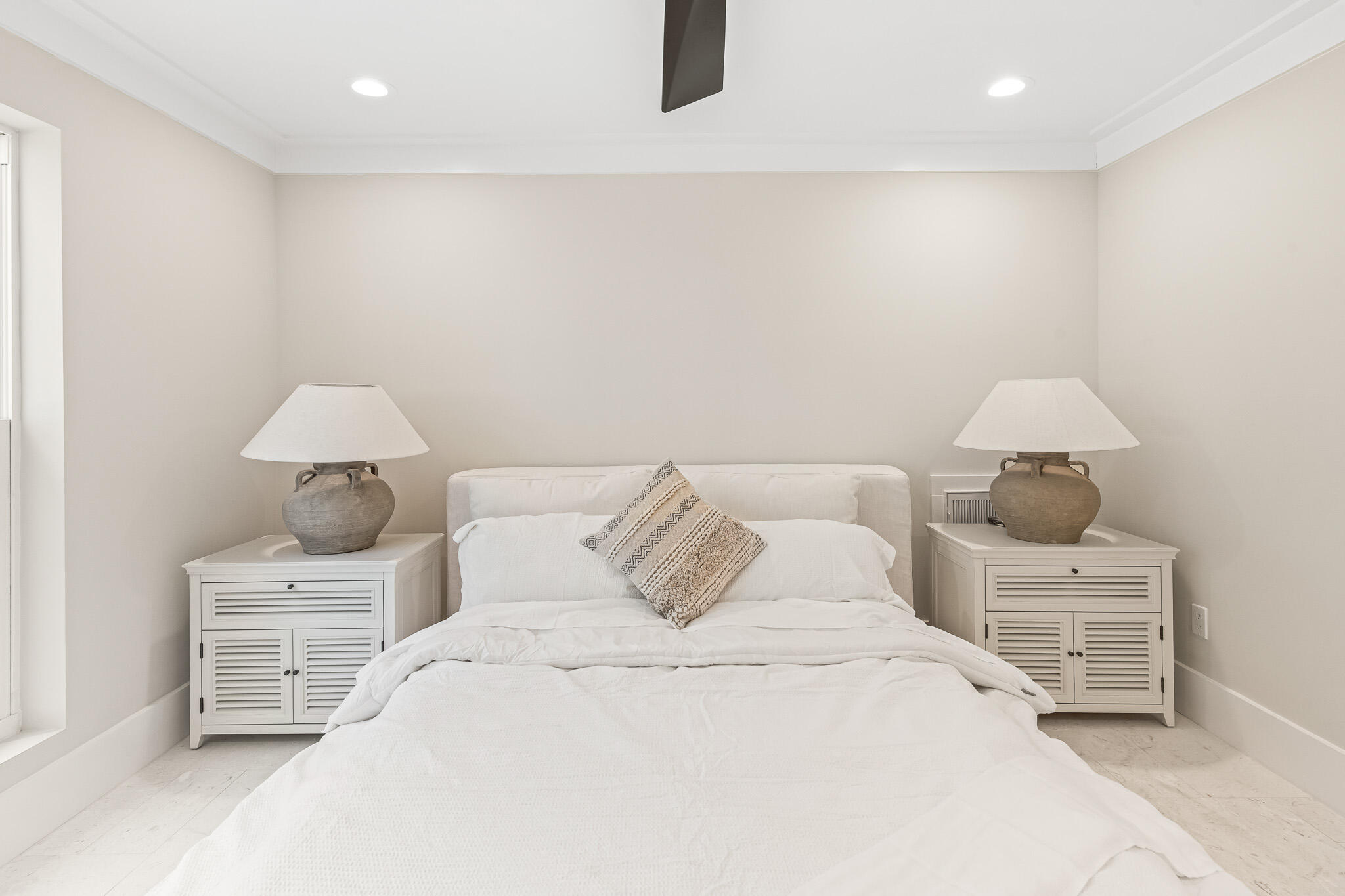 219 E Shallows Drive