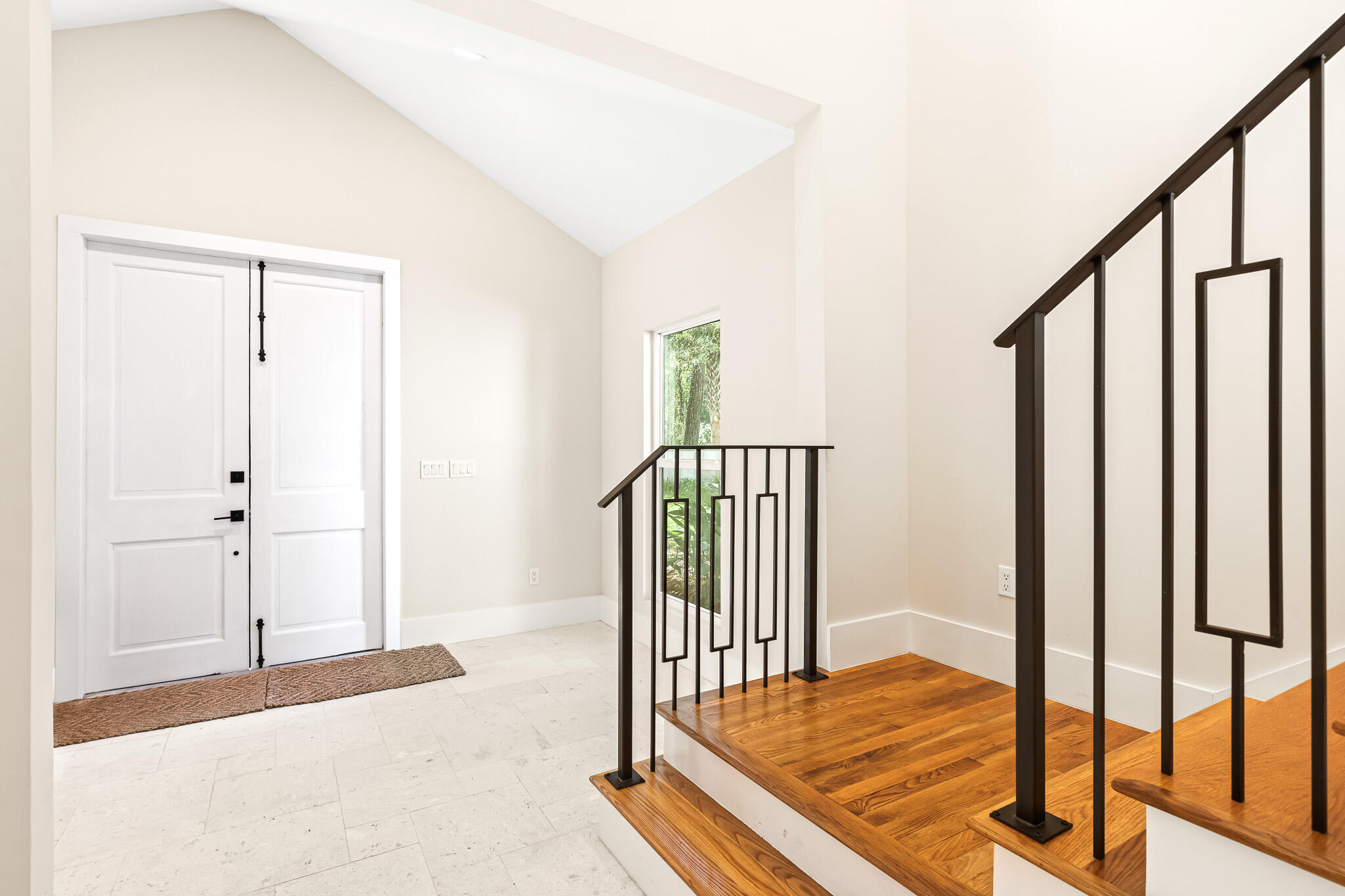 219 E Shallows Drive