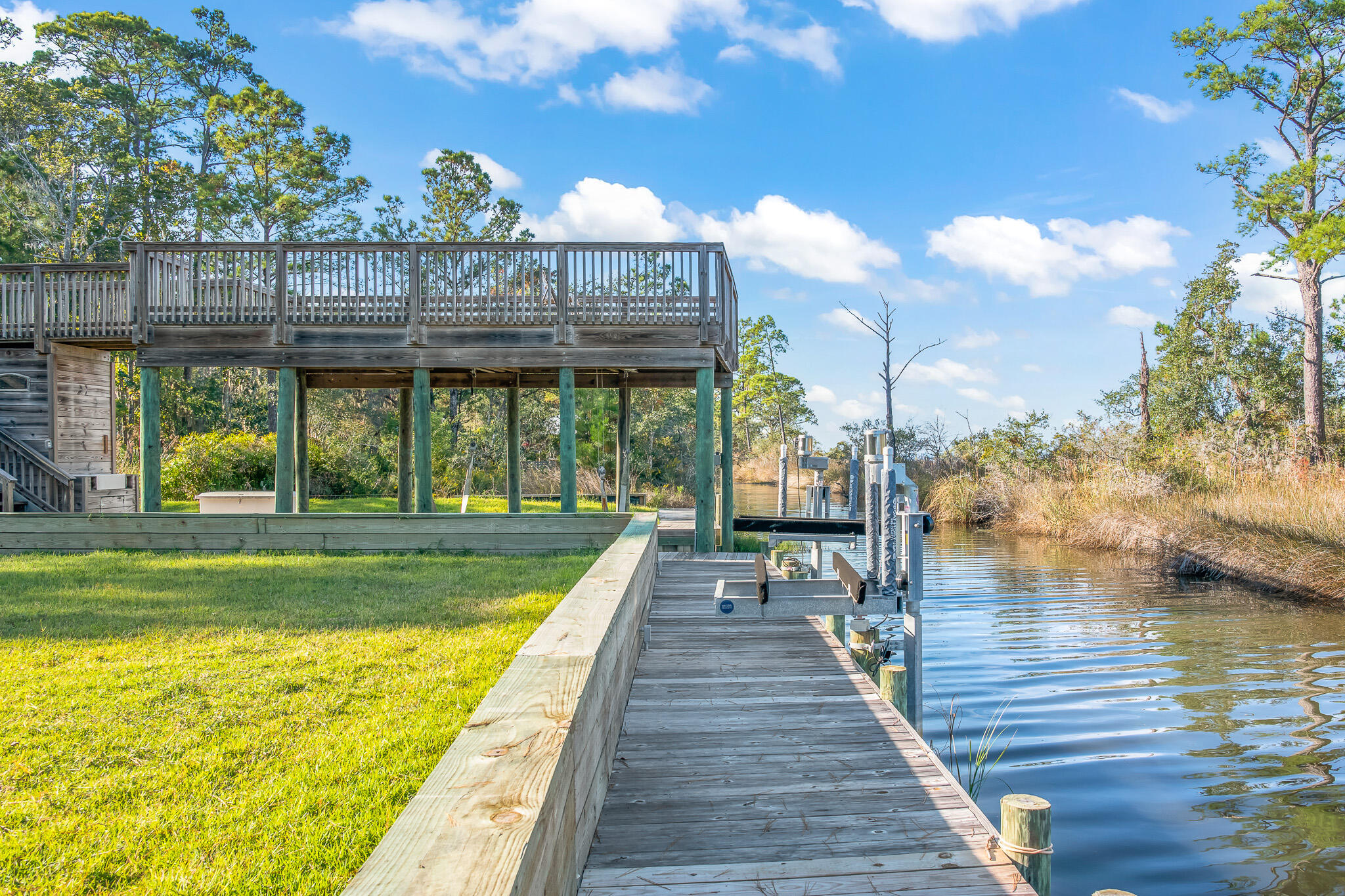 219 E Shallows Drive