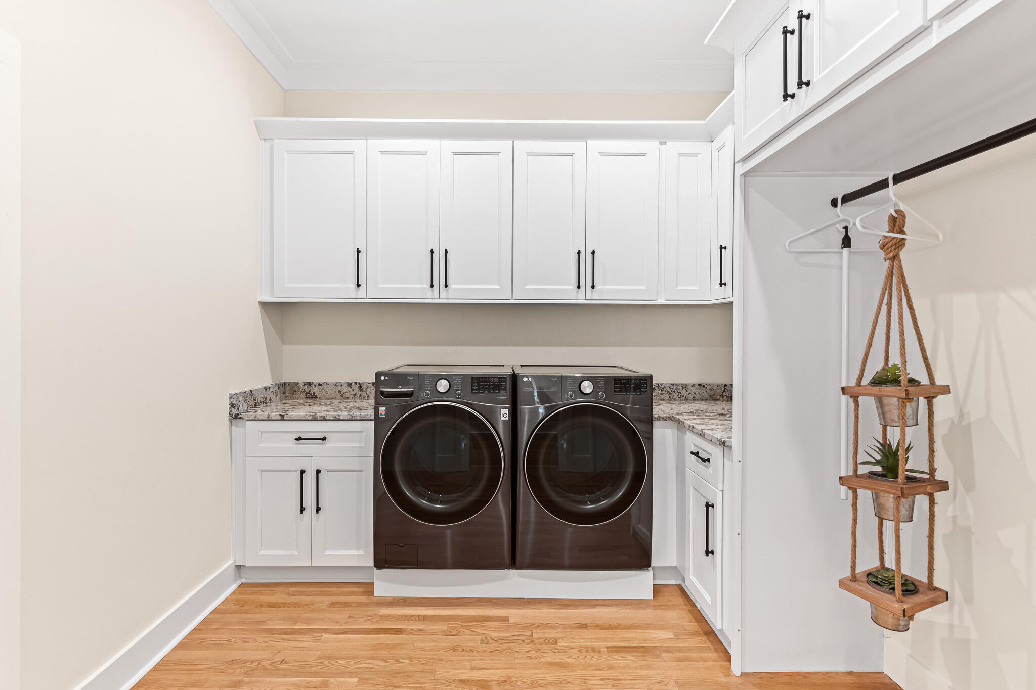 219 E Shallows Drive