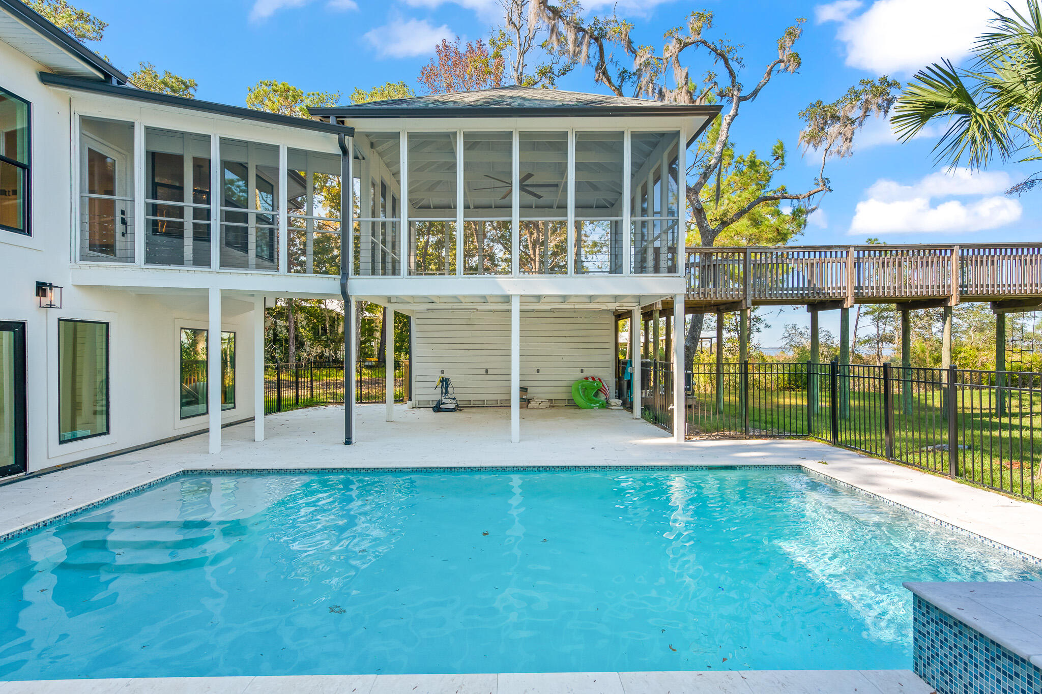 219 E Shallows Drive
