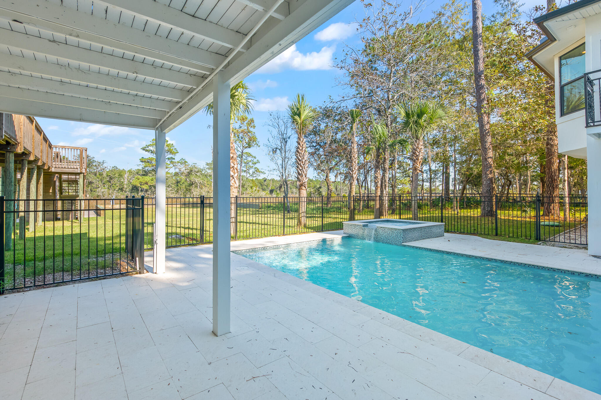 219 E Shallows Drive