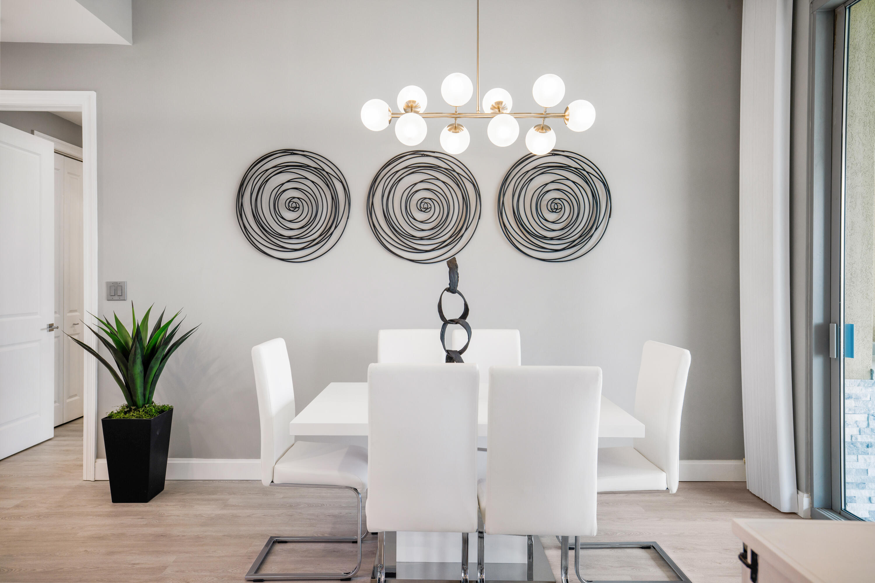 6422 W Highway 98, 1405