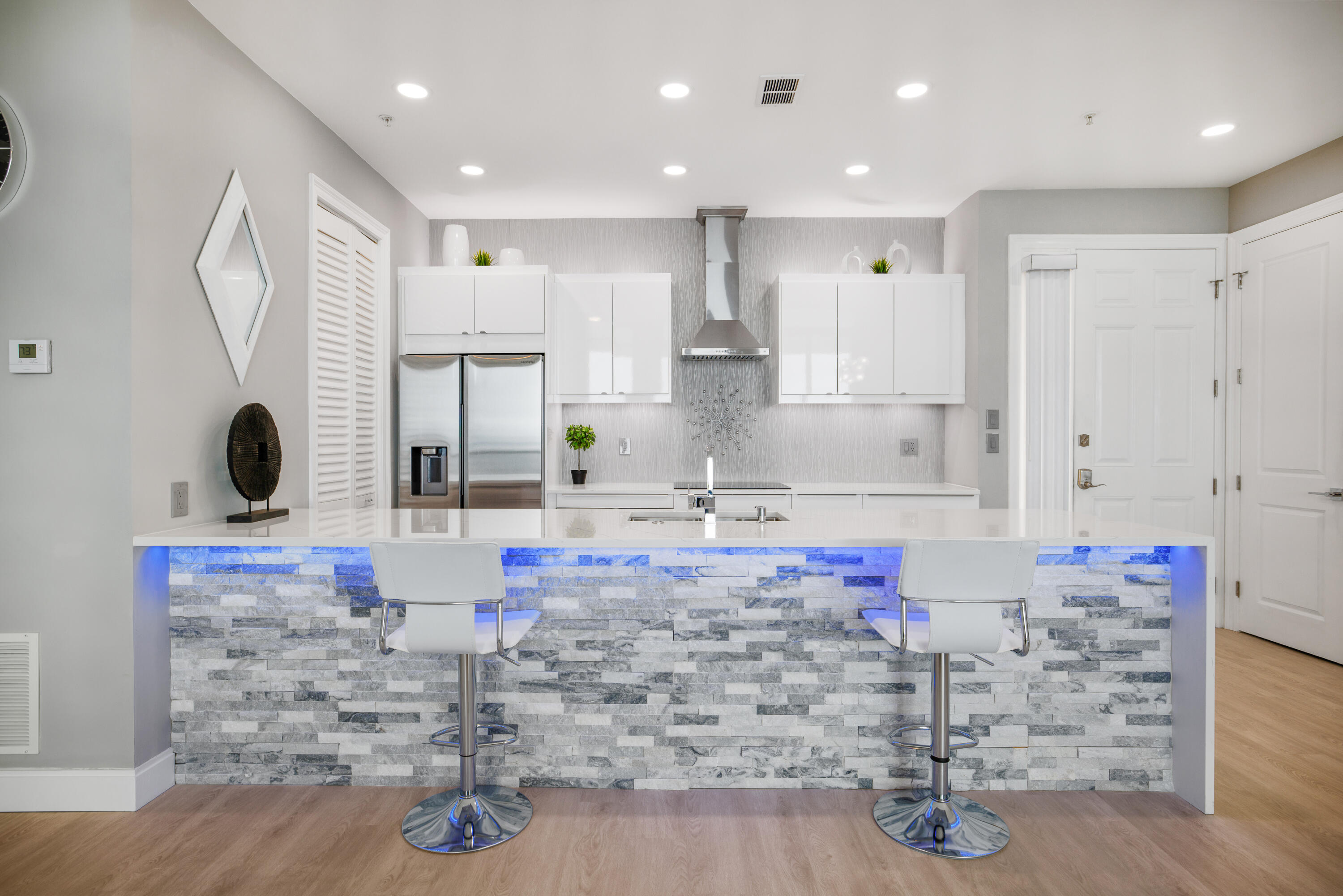 6422 W Highway 98, 1405