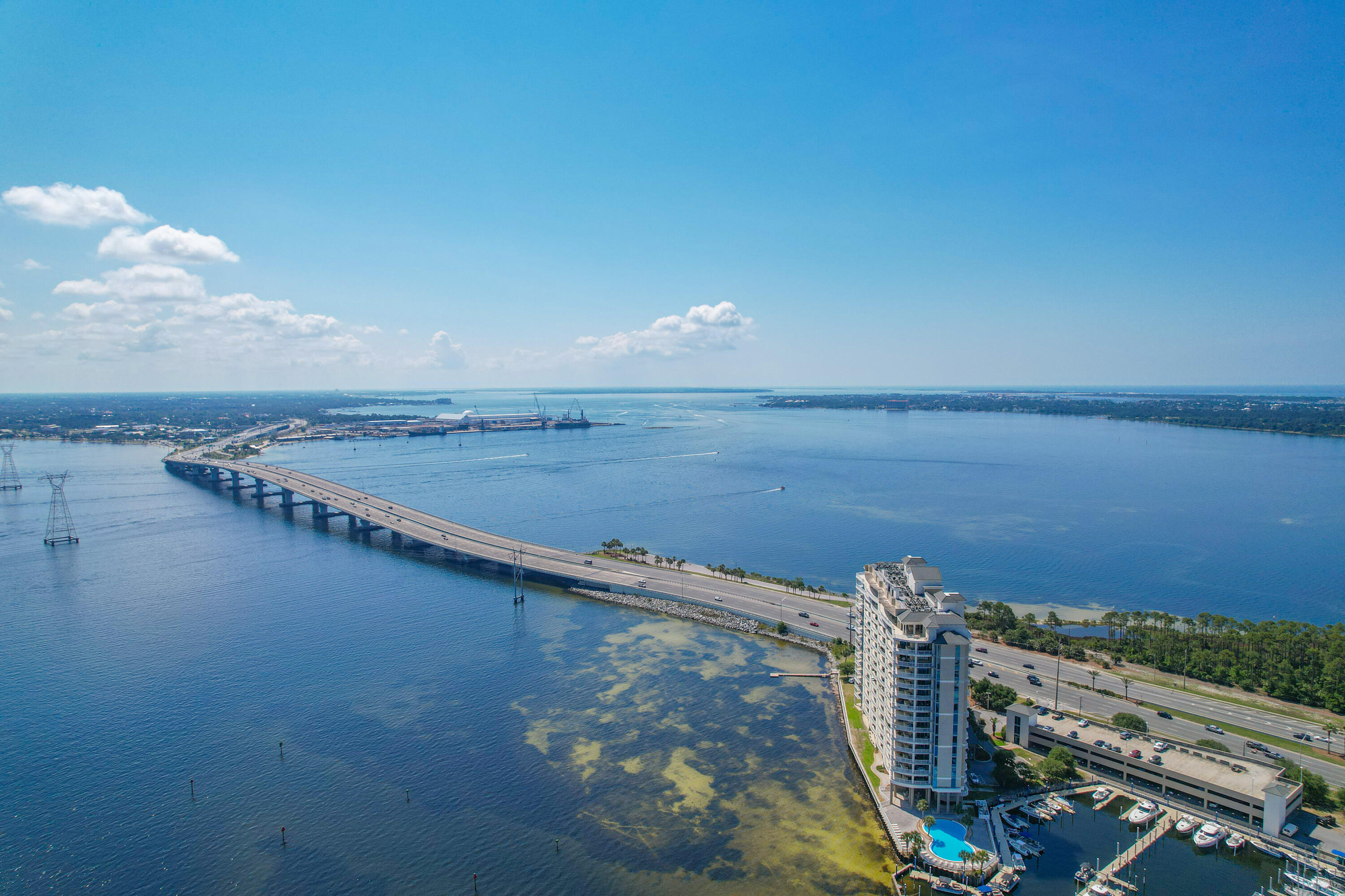 6422 W Highway 98, 1405