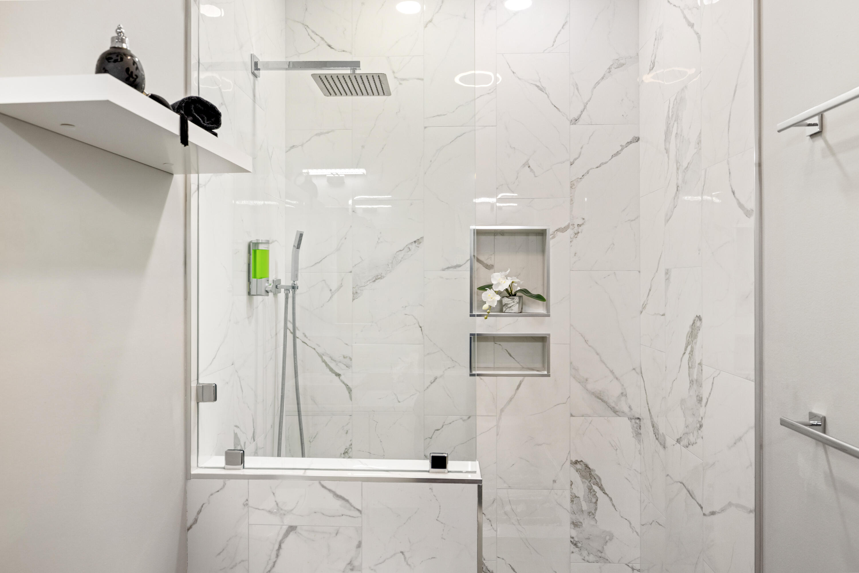 6422 W Highway 98, 1405