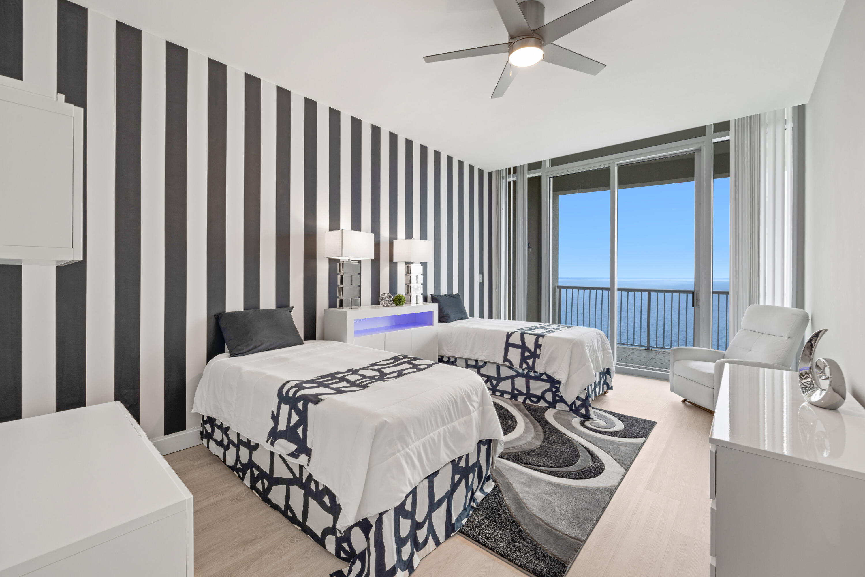 6422 W Highway 98, 1405