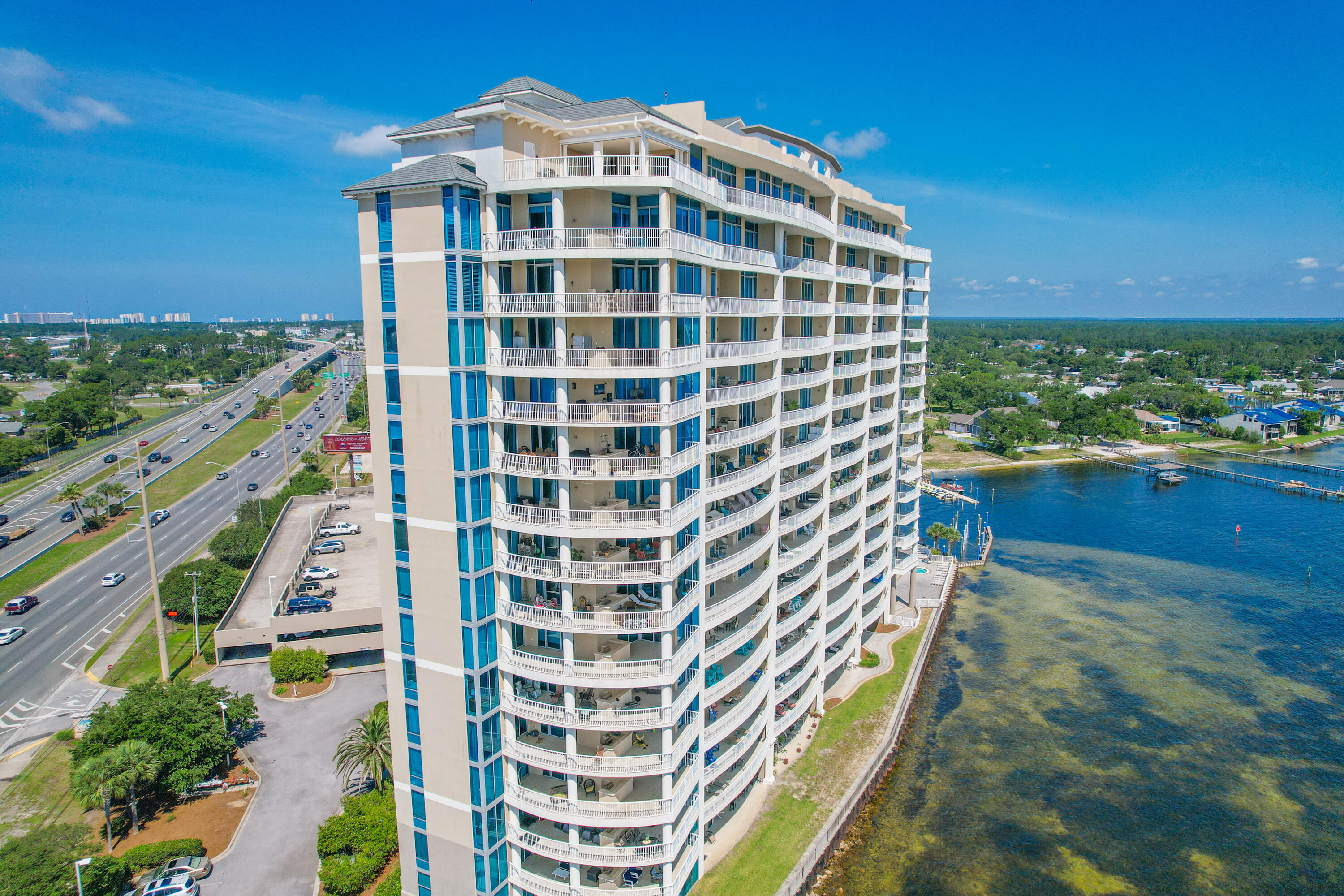 6422 W Highway 98, 1405