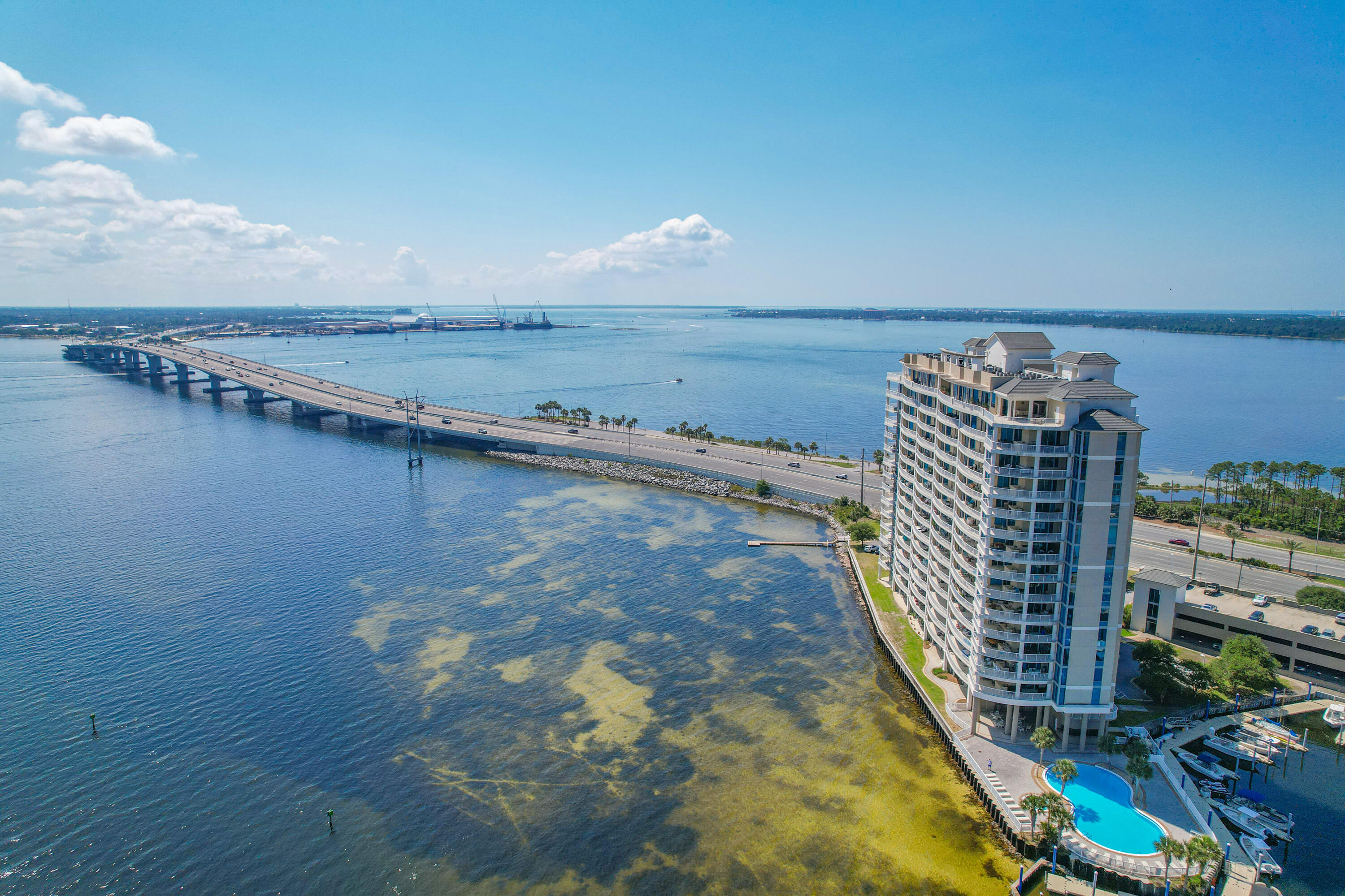 6422 W Highway 98, 1405