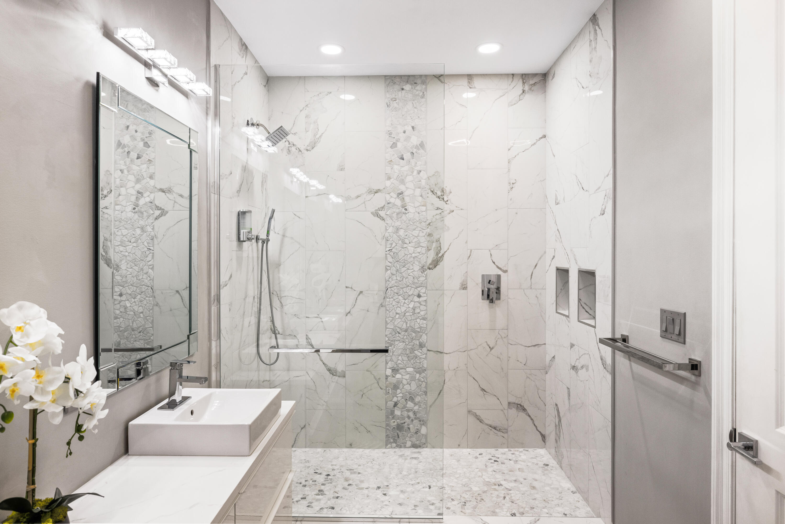 6422 W Highway 98, 1405