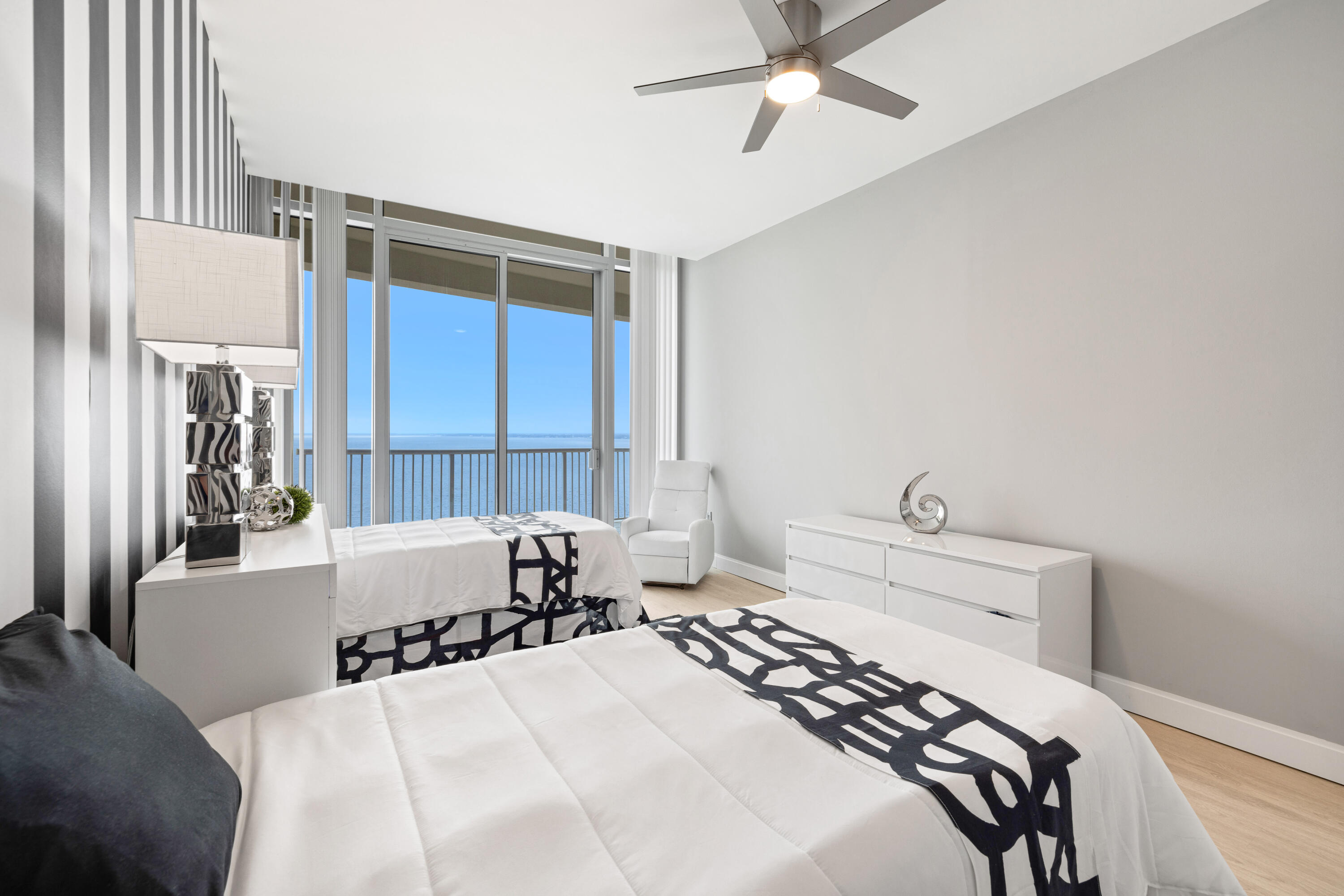 6422 W Highway 98, 1405