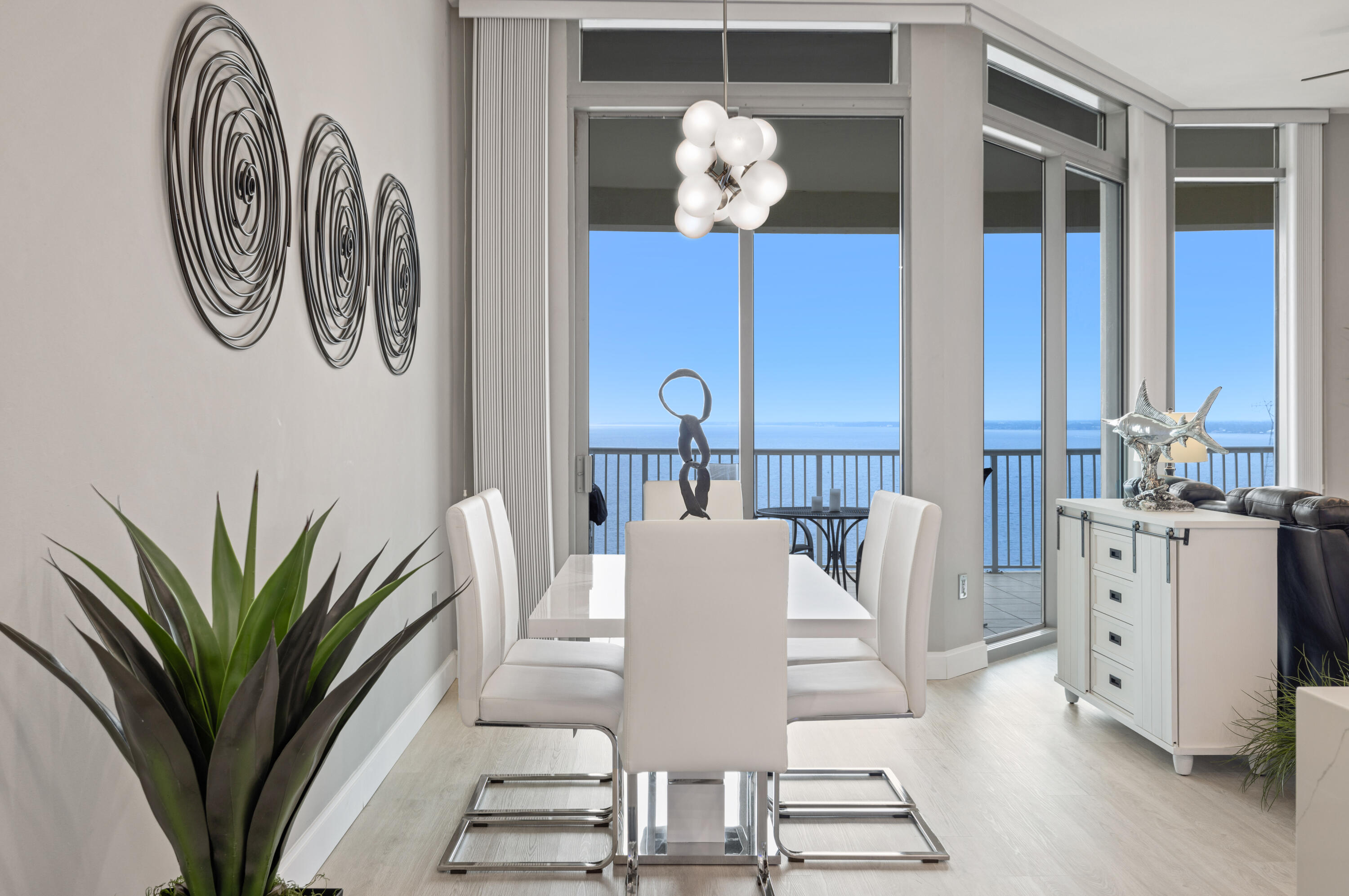 6422 W Highway 98, 1405