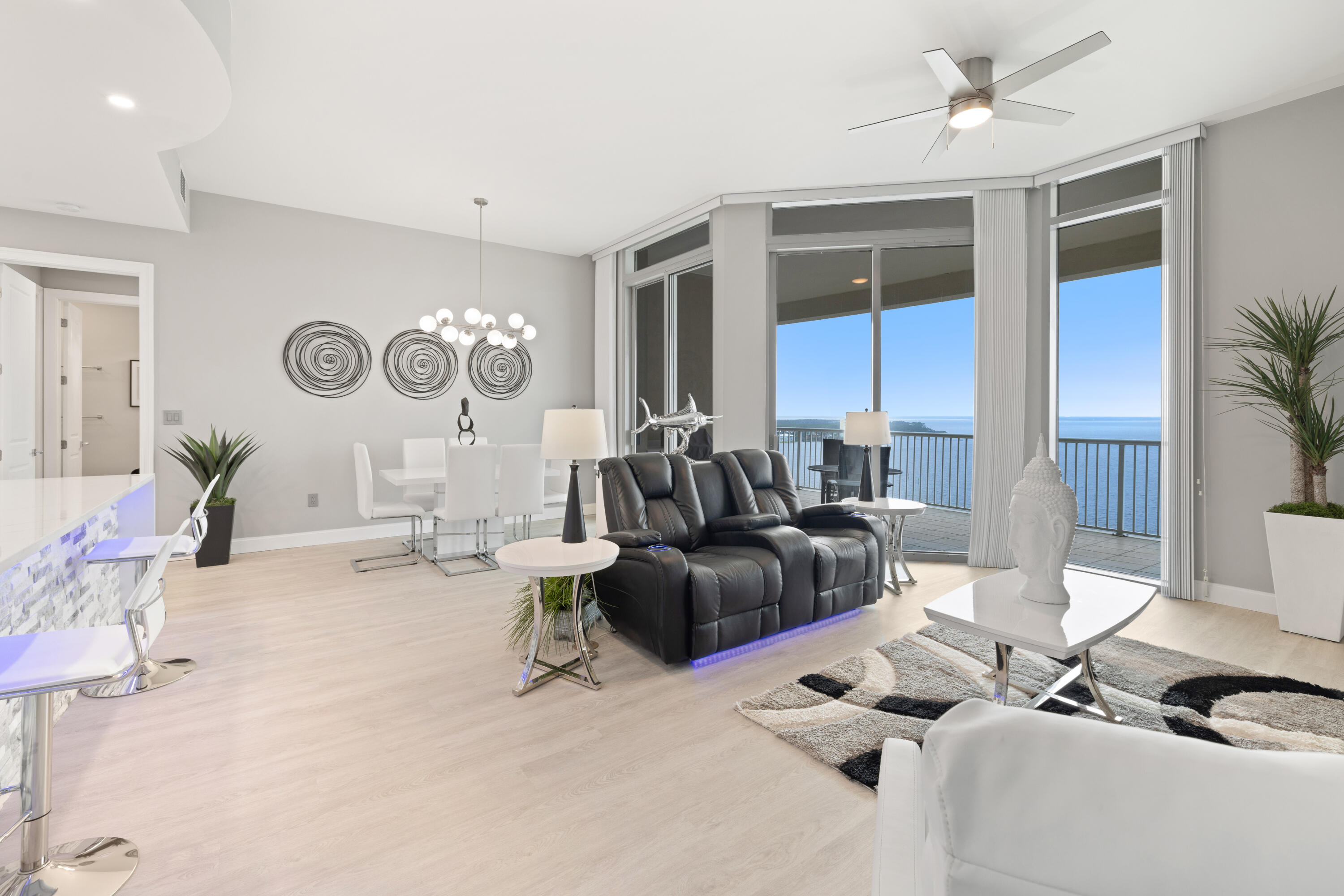 6422 W Highway 98, 1405