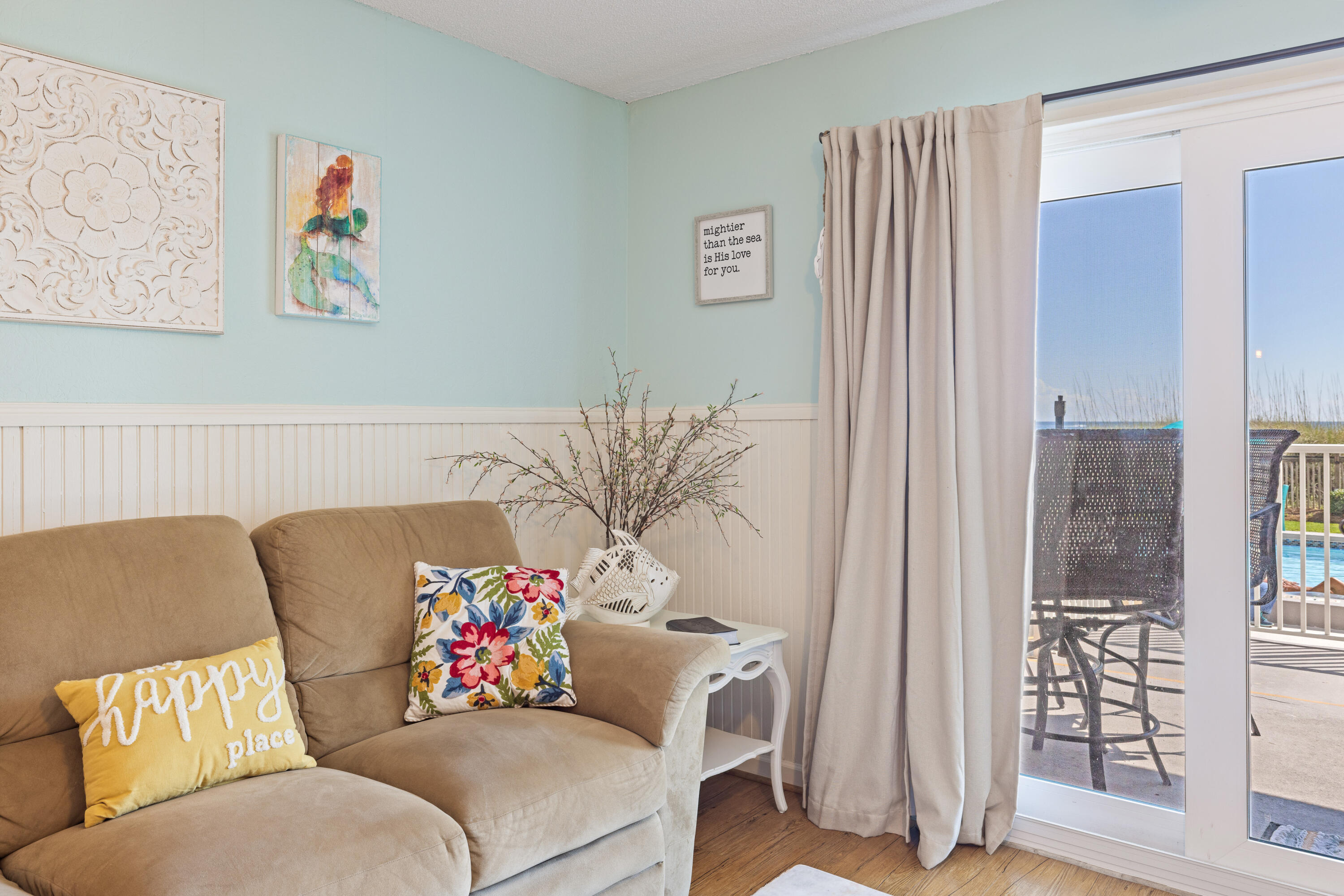 6213 Thomas Drive, 104