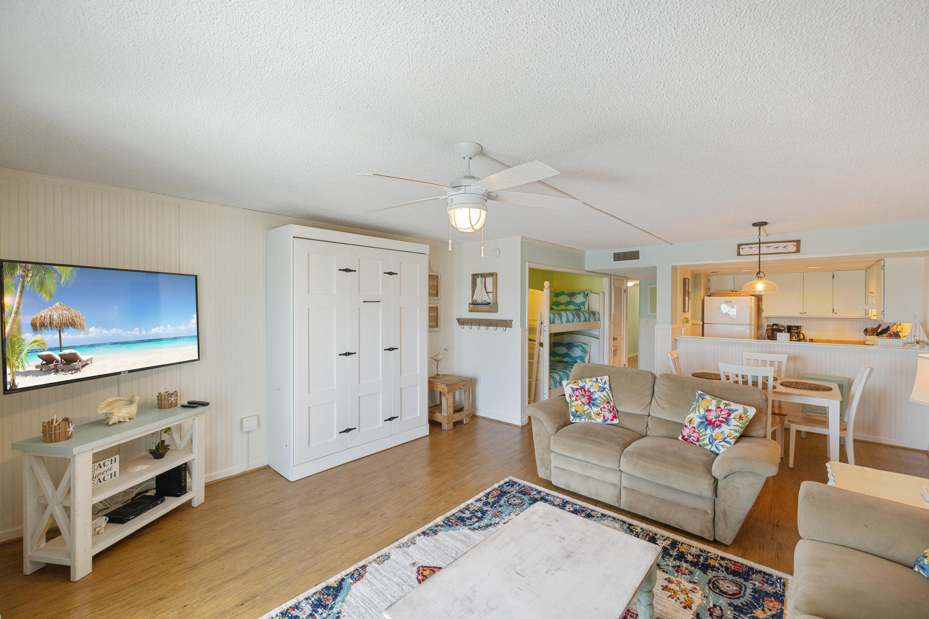 6213 Thomas Drive, 104