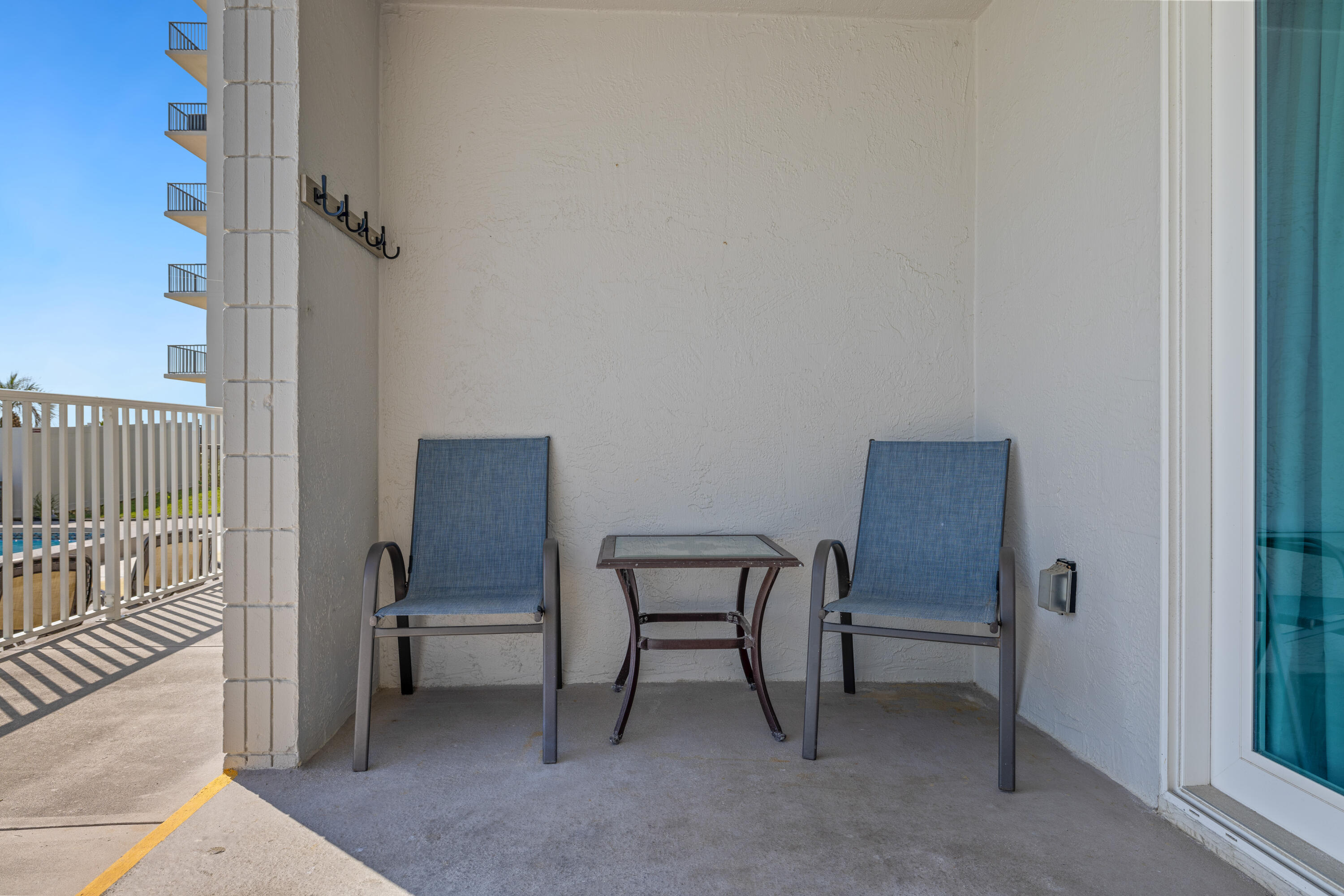 6213 Thomas Drive, 104