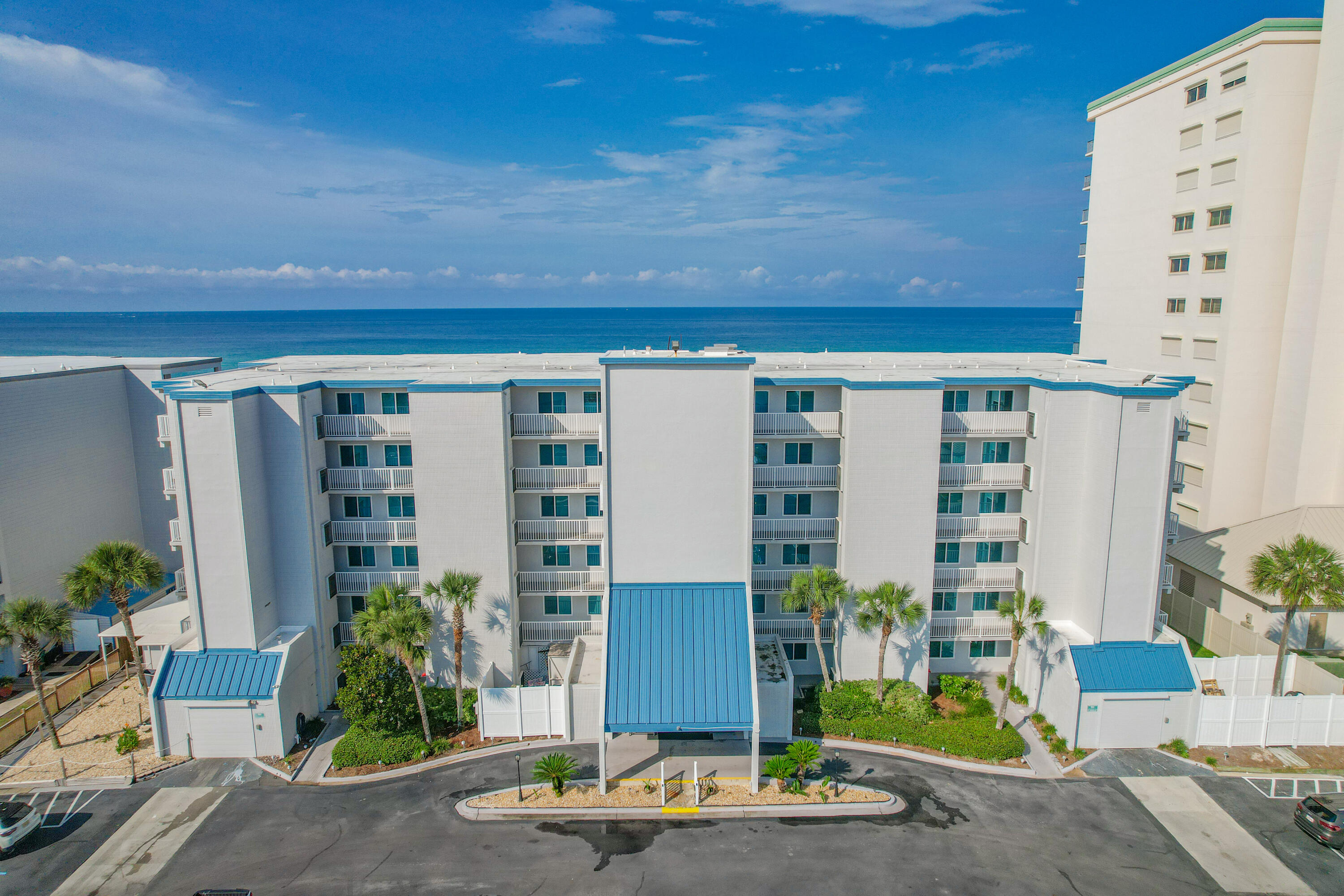 6213 Thomas Drive, 104