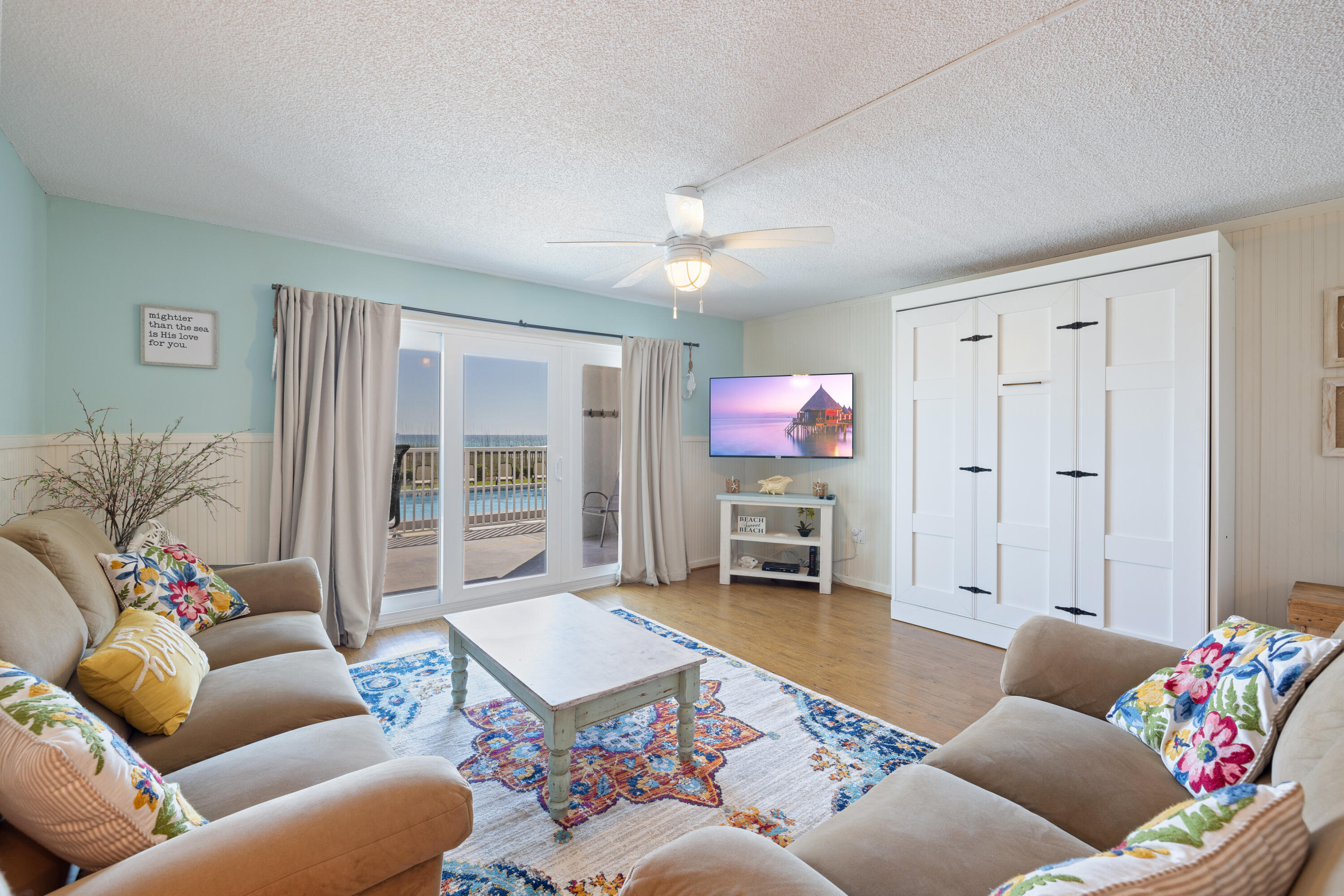 6213 Thomas Drive, 104