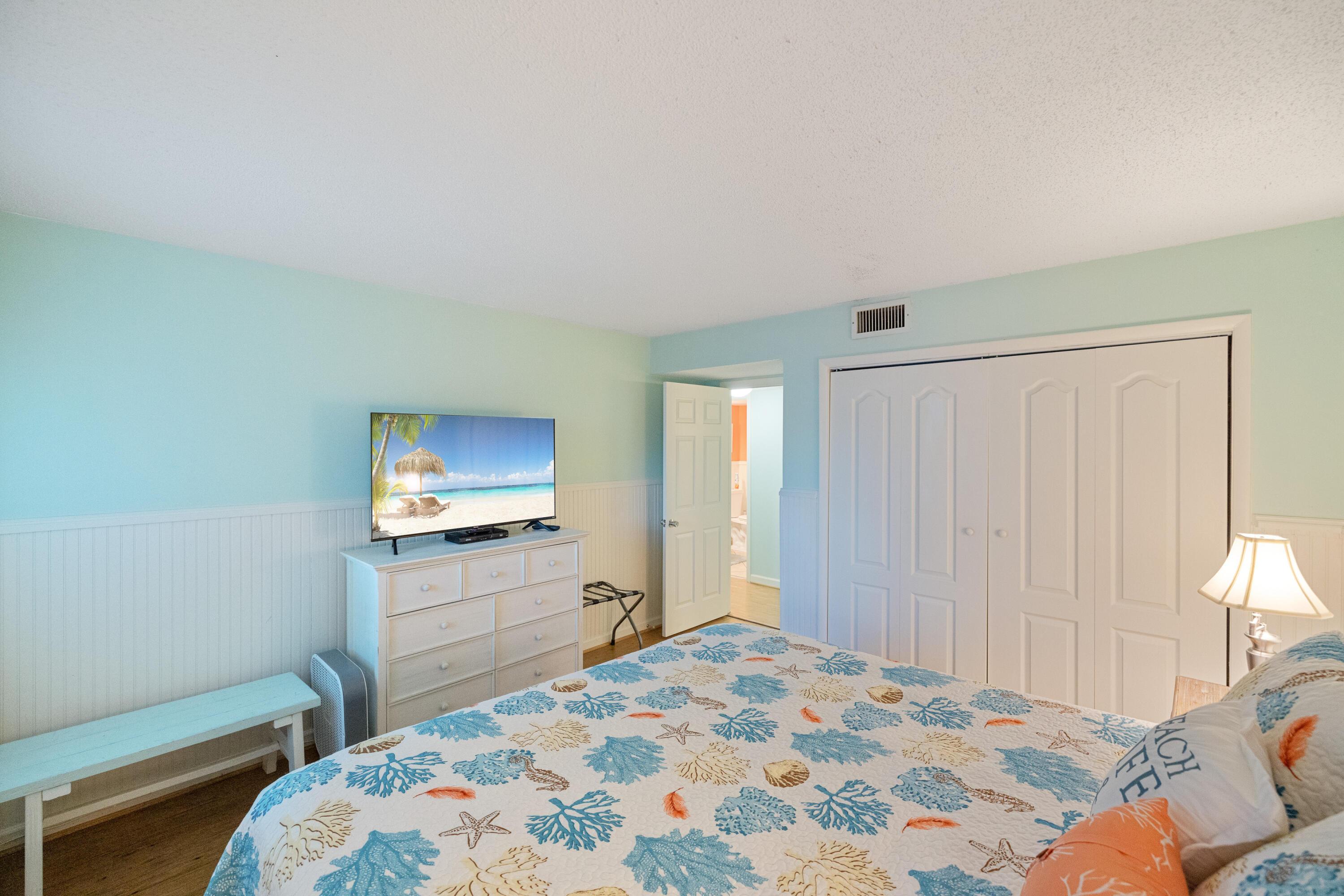 6213 Thomas Drive, 104