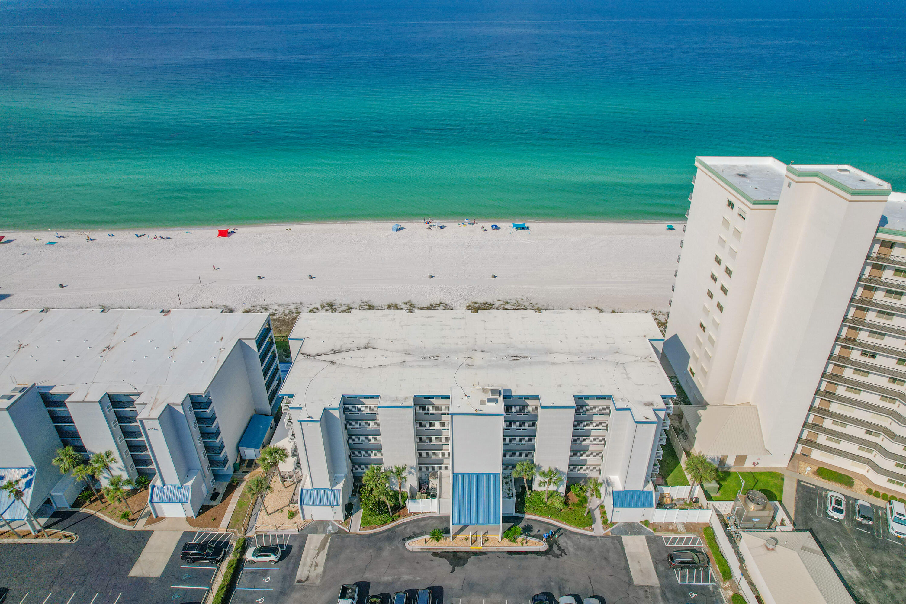 6213 Thomas Drive, 104