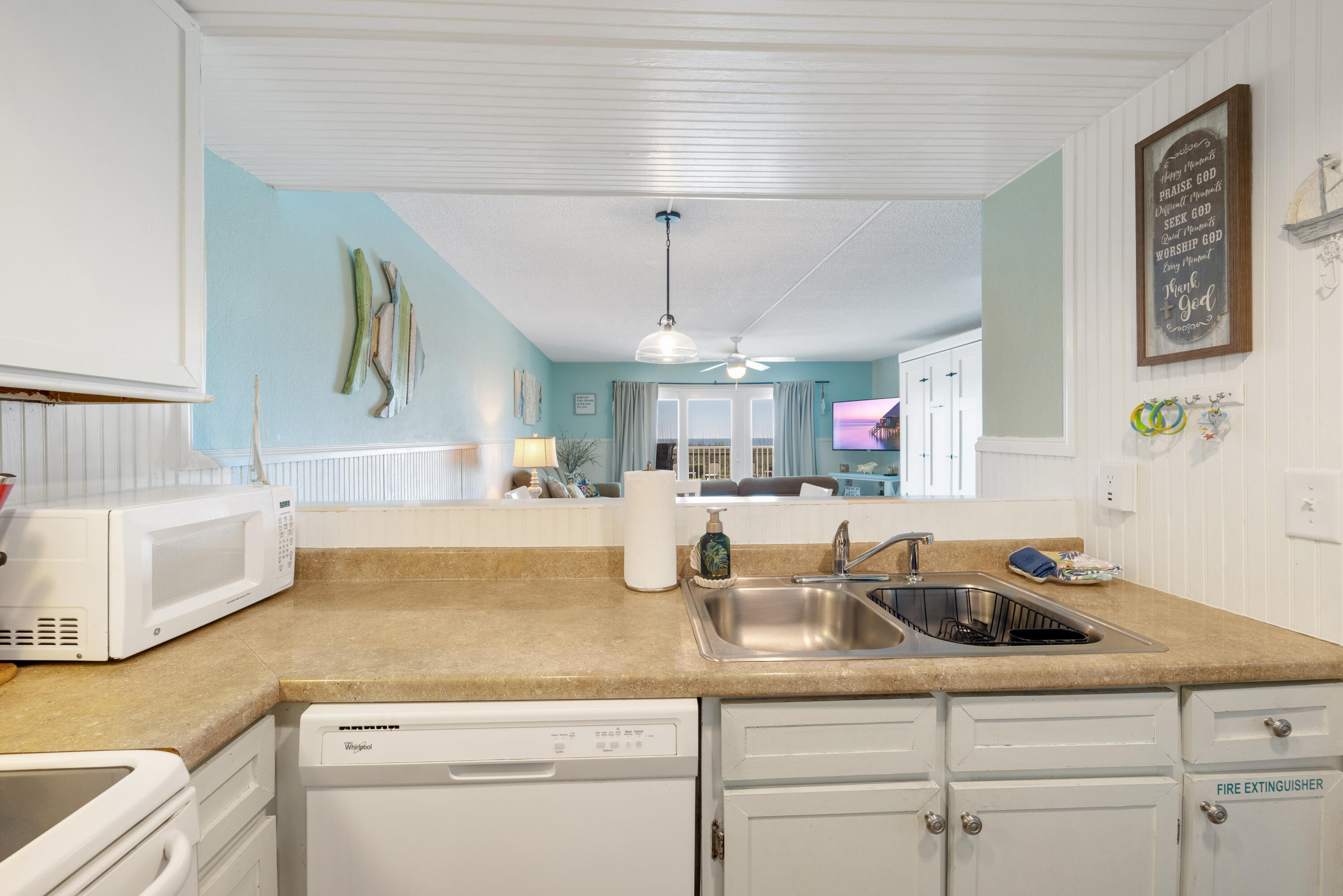 6213 Thomas Drive, 104