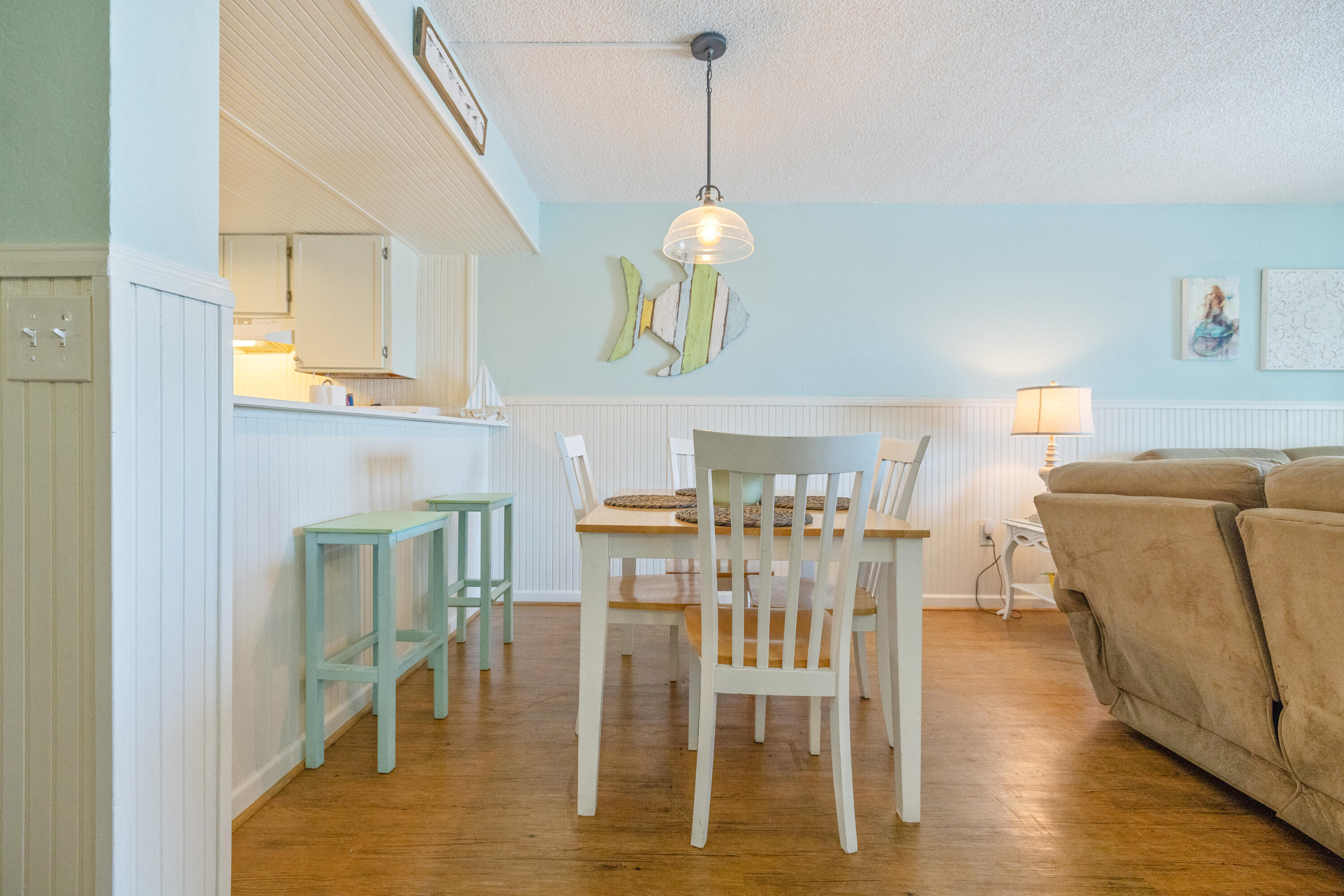 6213 Thomas Drive, 104