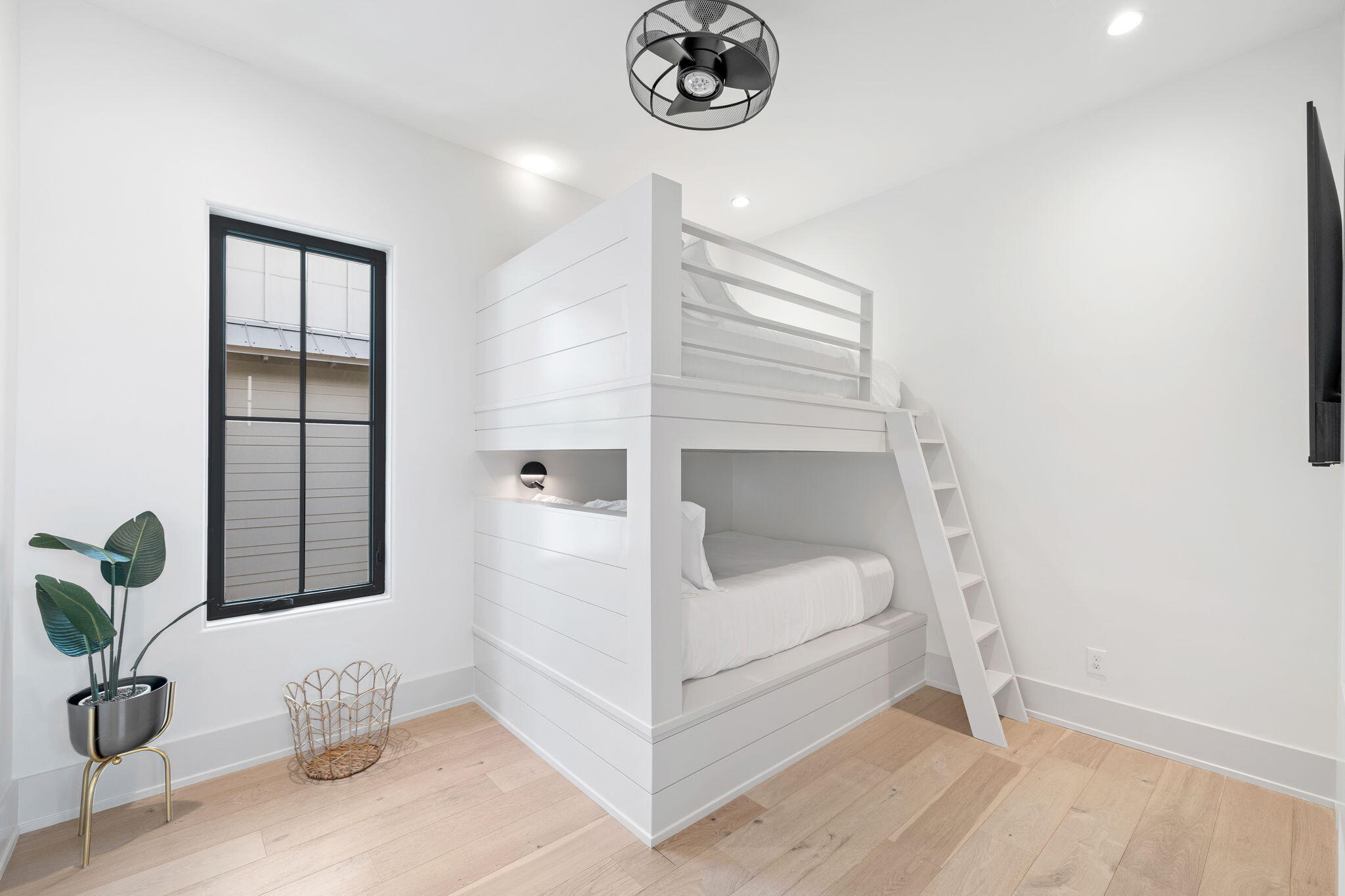 64 Grande Pointe Drive