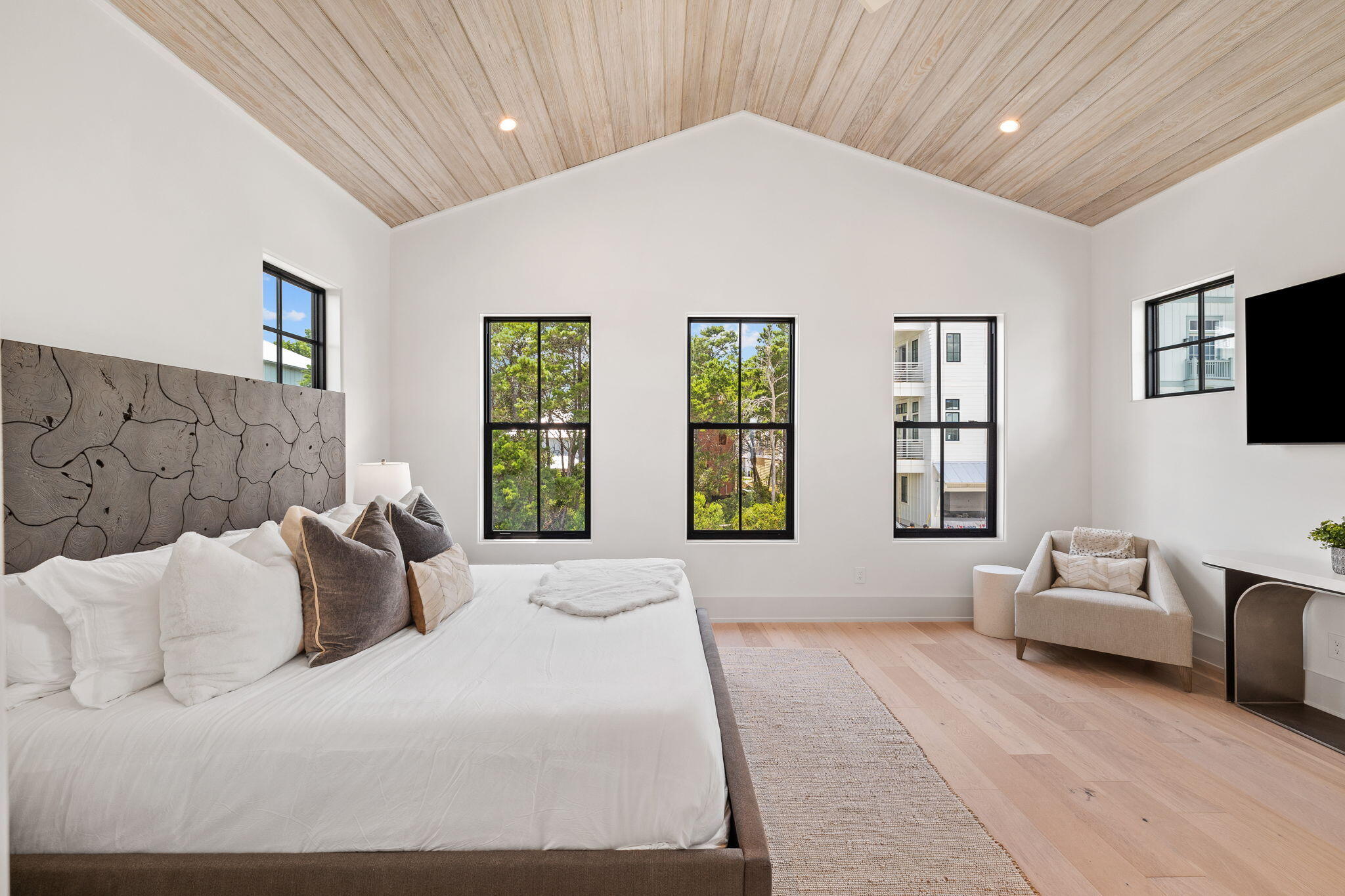 64 Grande Pointe Drive