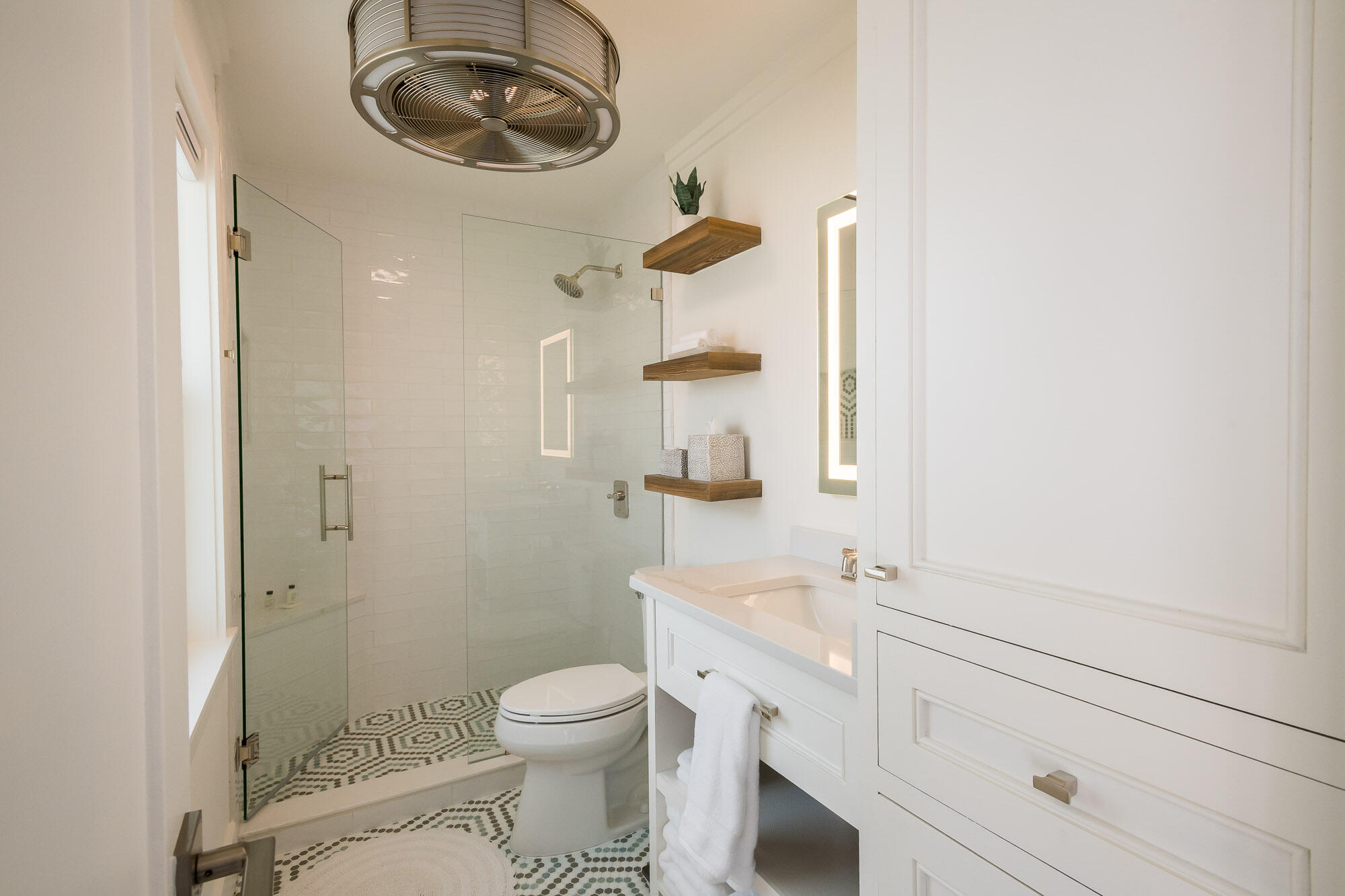 126 S Walton Lakeshore Drive, UNIT 101